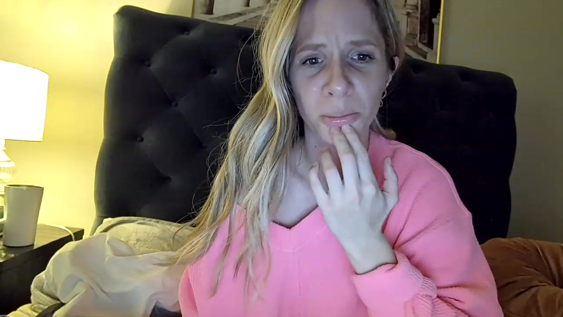 Gallery image thumbnail from Lucylux1's myfreecams stream on, 02/21/2023, 04:20 image 6 of 20