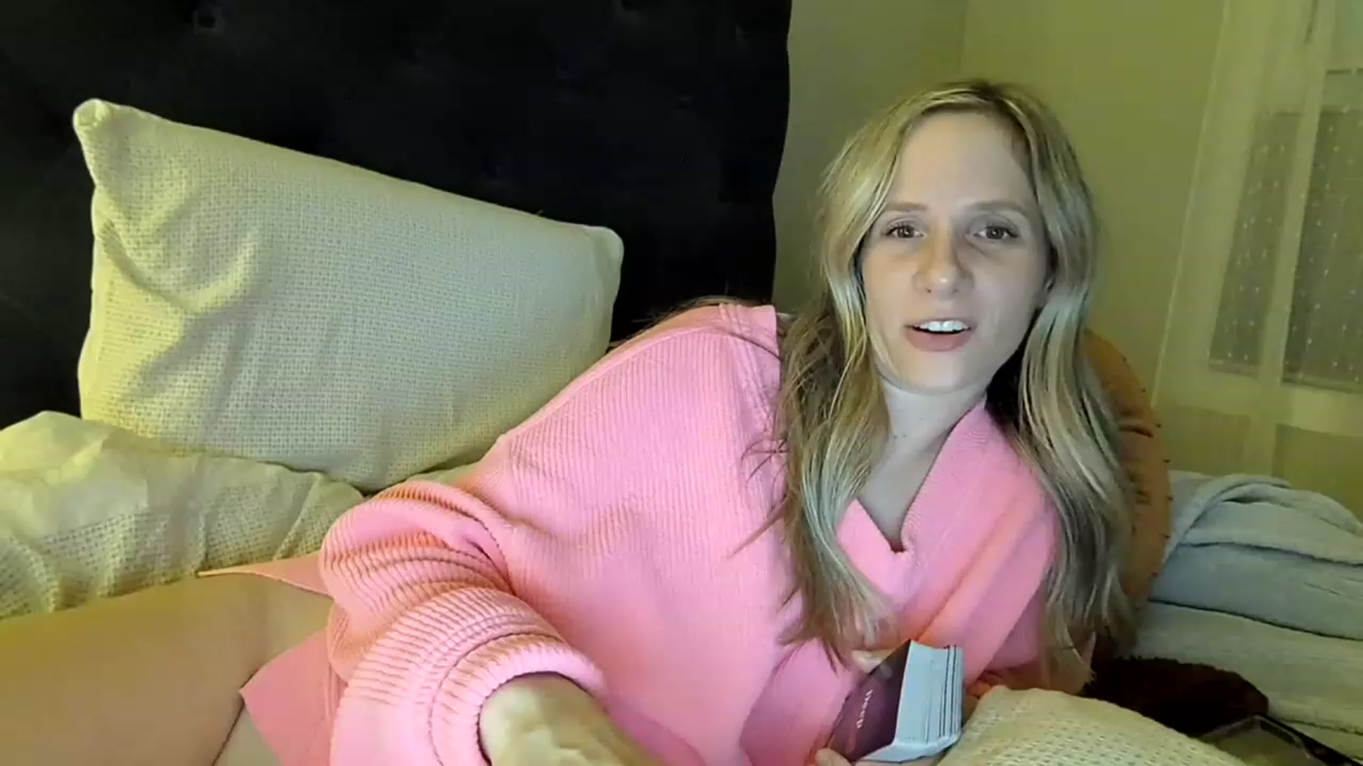Gallery image thumbnail from Lucylux1's myfreecams stream on, 02/21/2023, 04:20 image 1 of 20