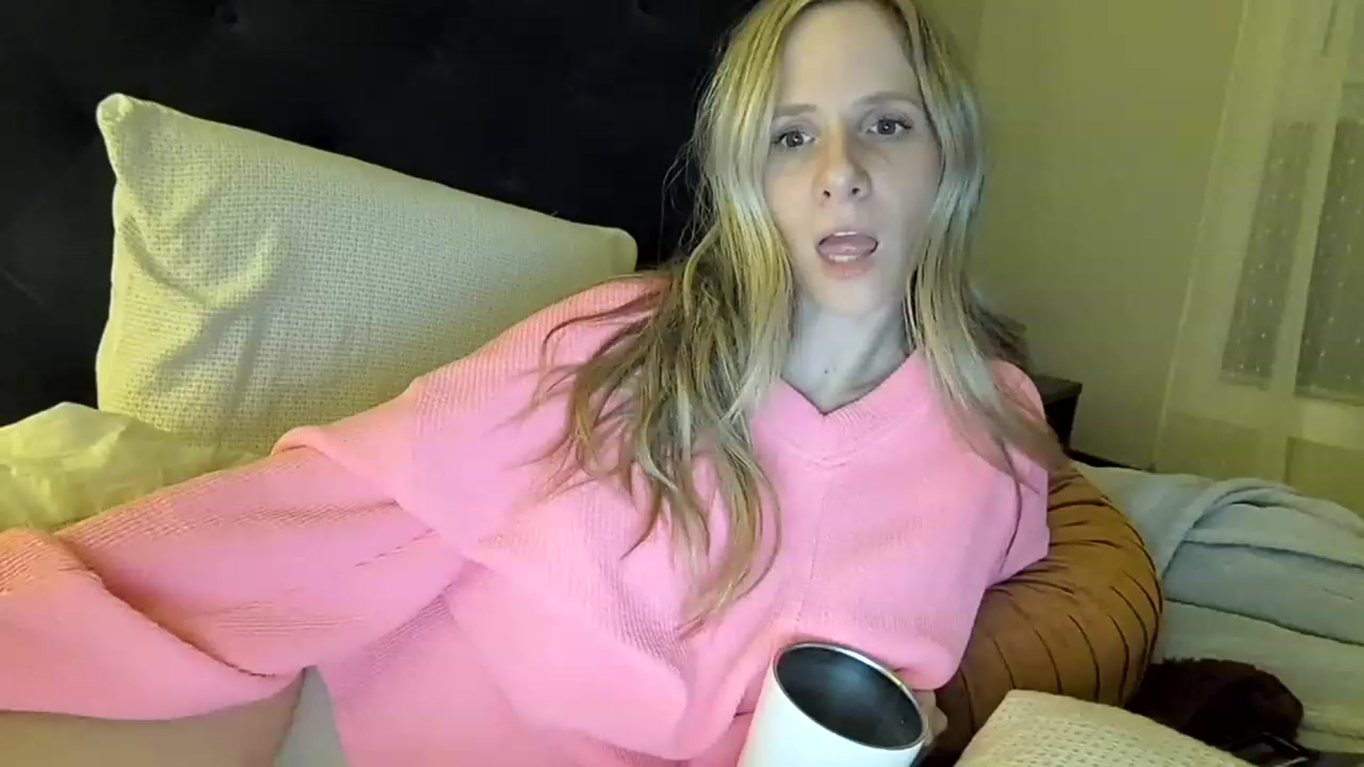 Gallery image thumbnail from Lucylux1's myfreecams stream on, 02/21/2023, 04:20 image 4 of 20