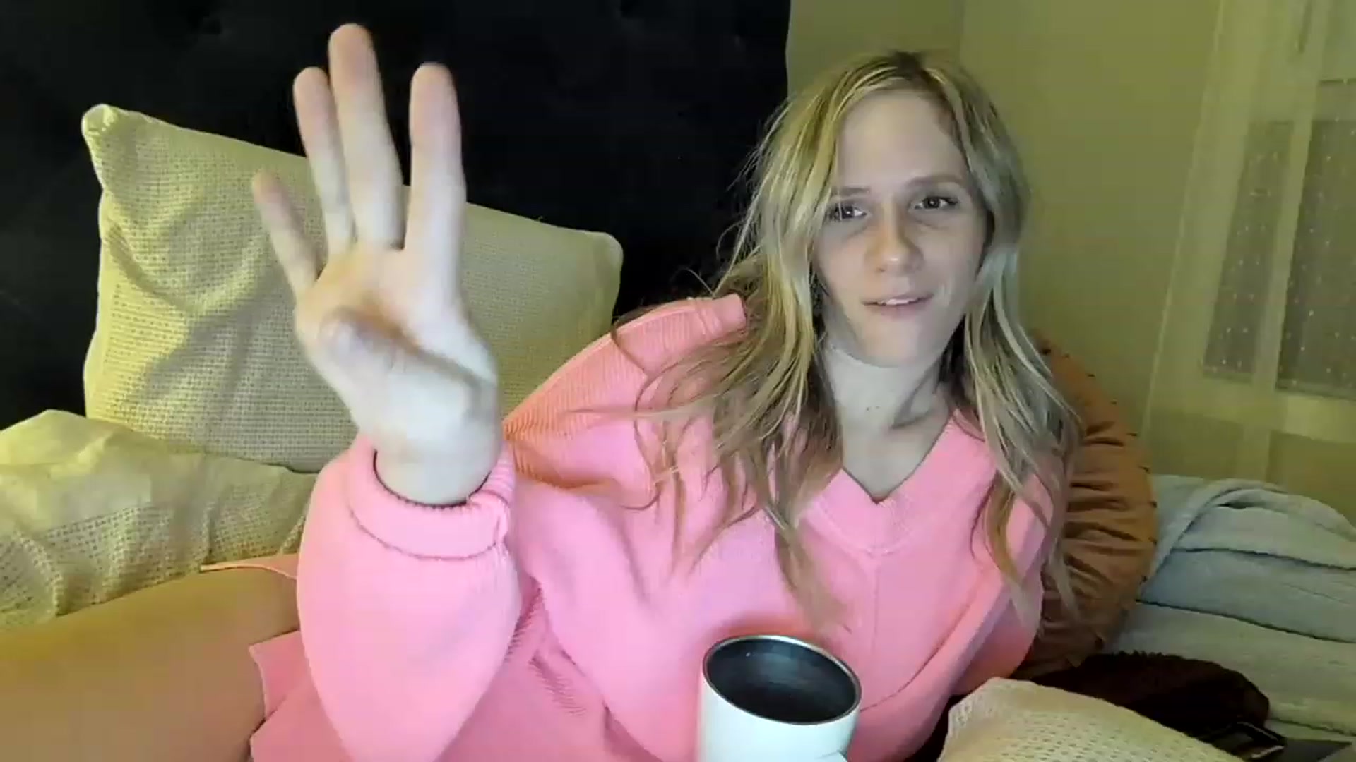 Gallery image thumbnail from Lucylux1's myfreecams stream on, 02/21/2023, 04:20 image 2 of 20