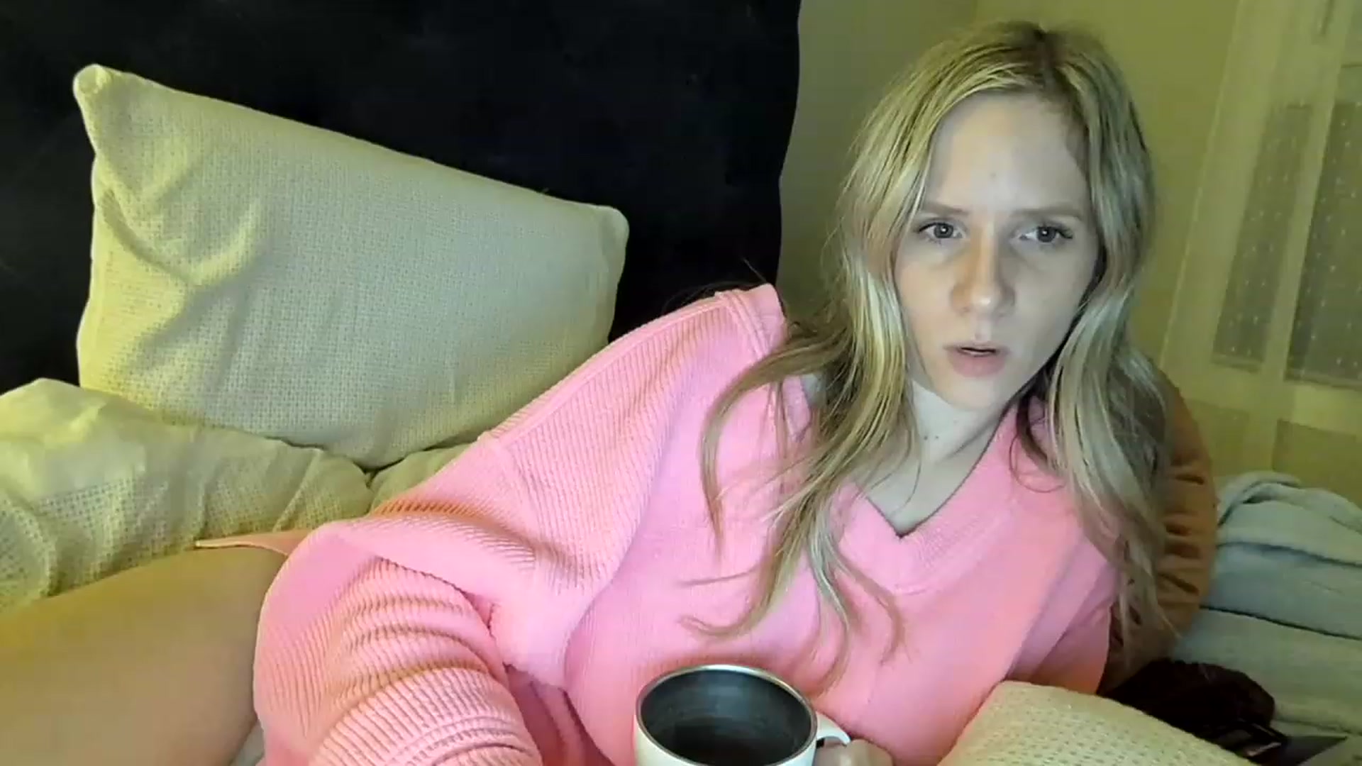 Gallery image thumbnail from Lucylux1's myfreecams stream on, 02/21/2023, 04:20 image 3 of 20