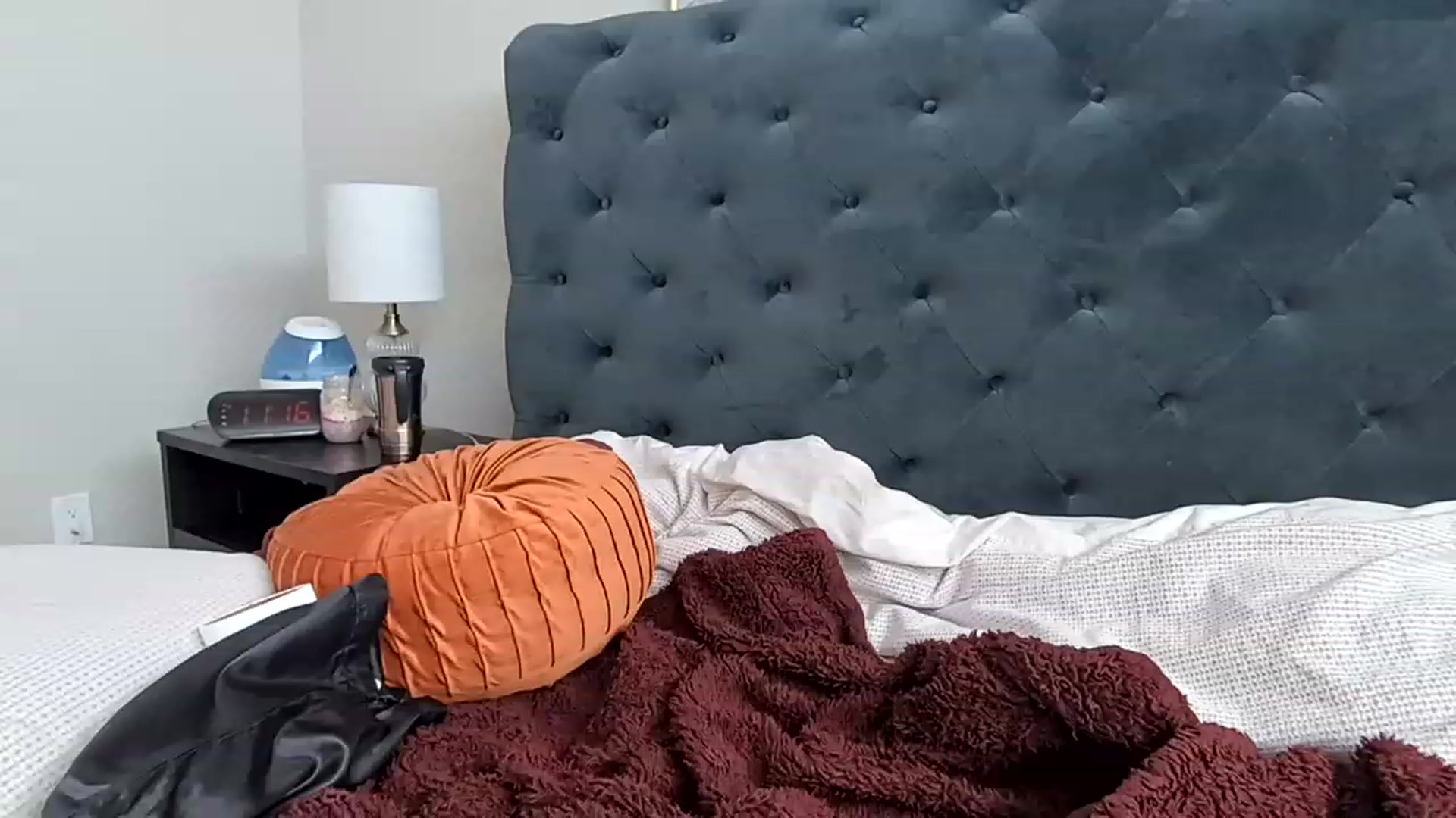 Gallery image thumbnail from Lucylux1's myfreecams stream on, 02/24/2023, 20:01 image 5 of 20