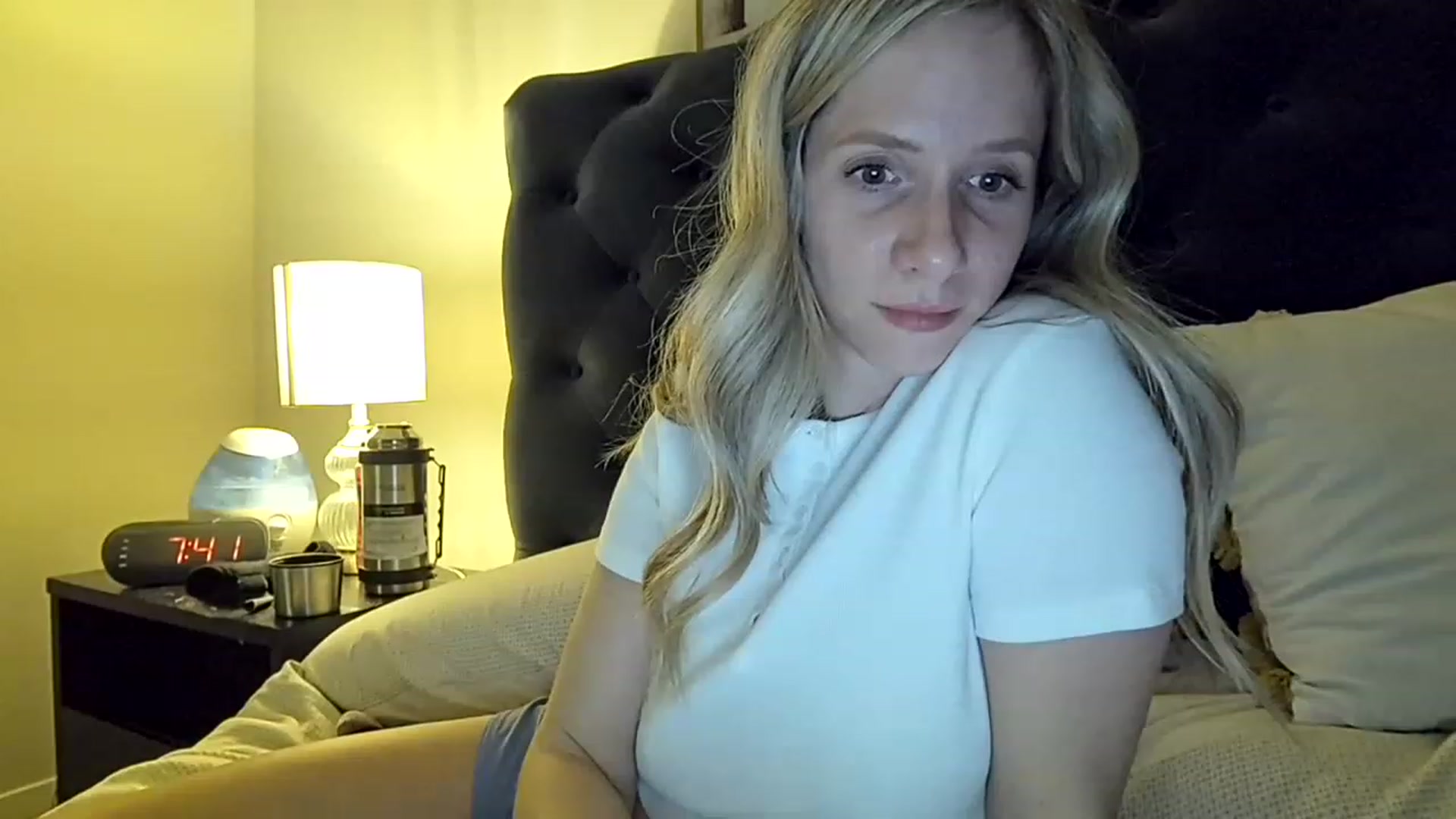 Gallery image thumbnail from Lucylux1's myfreecams stream on, 02/27/2023, 04:15 image 5 of 20