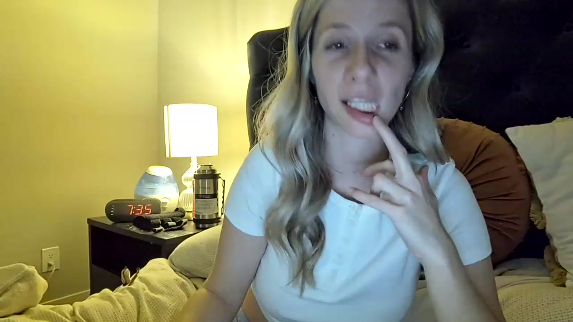 Gallery image thumbnail from Lucylux1's myfreecams stream on, 02/27/2023, 04:15 image 4 of 20