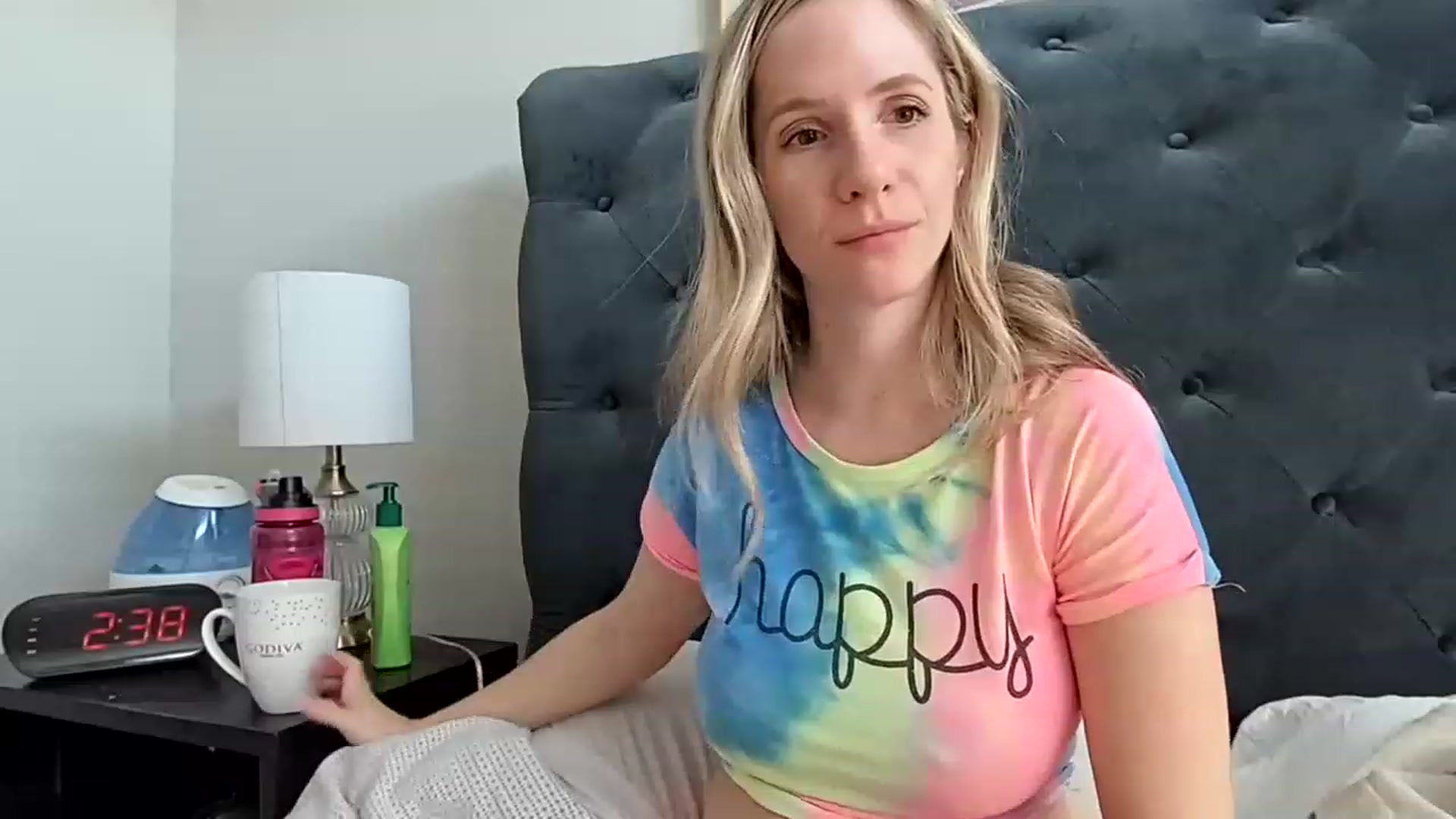 Gallery image thumbnail from Lucylux1's myfreecams stream on, 02/27/2023, 22:18 image 5 of 20