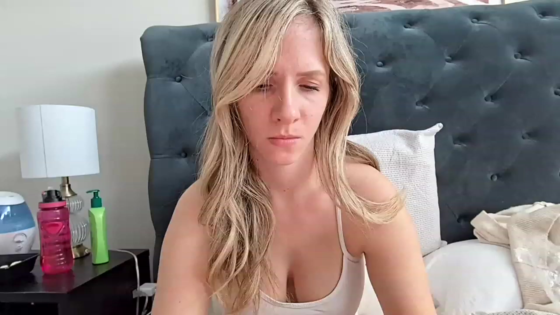 Gallery image thumbnail from Lucylux1's myfreecams stream on, 02/27/2023, 23:29 image 16 of 20