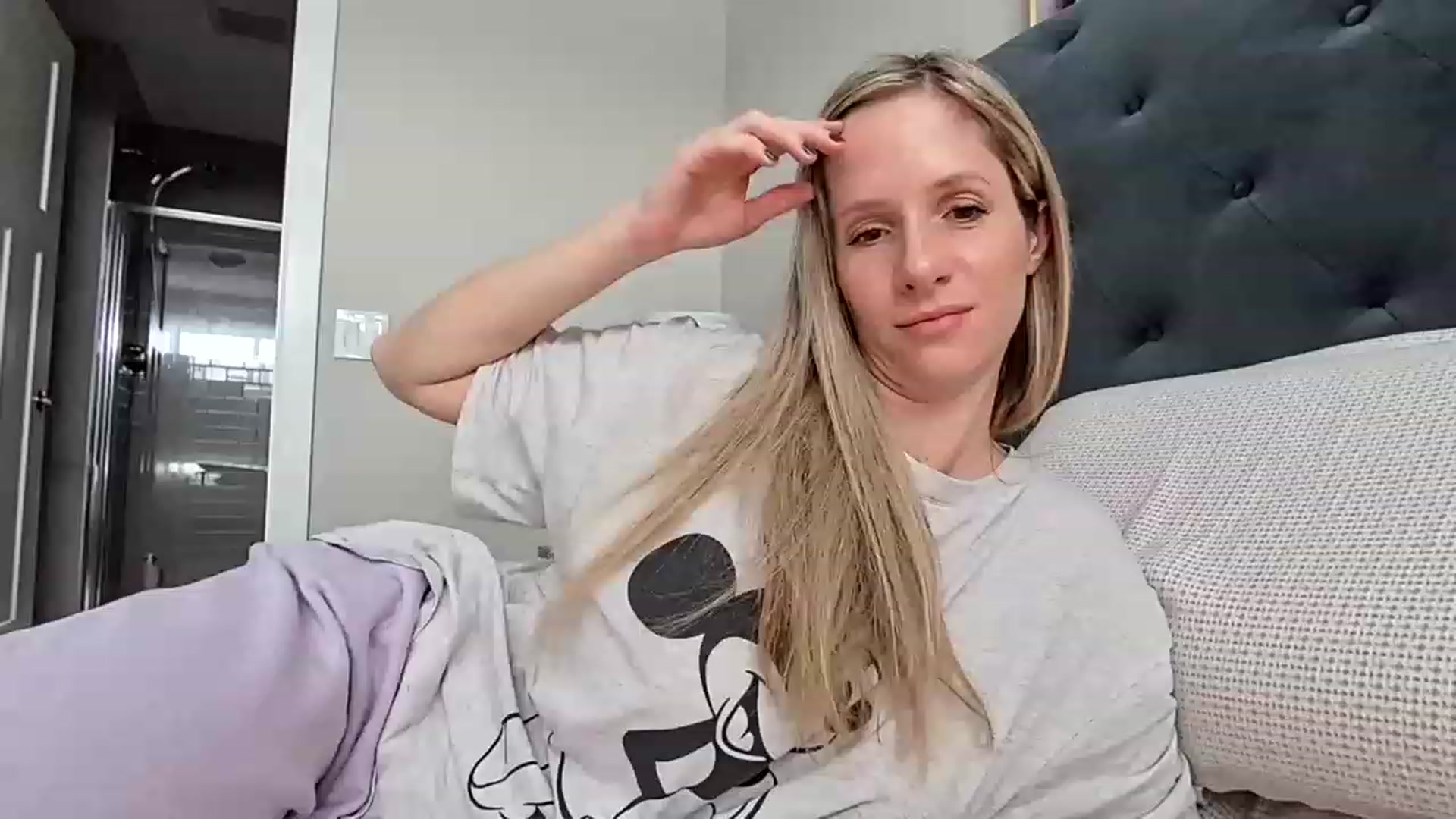Gallery image thumbnail from Lucylux1's myfreecams stream on, 02/28/2023, 20:10 image 3 of 20