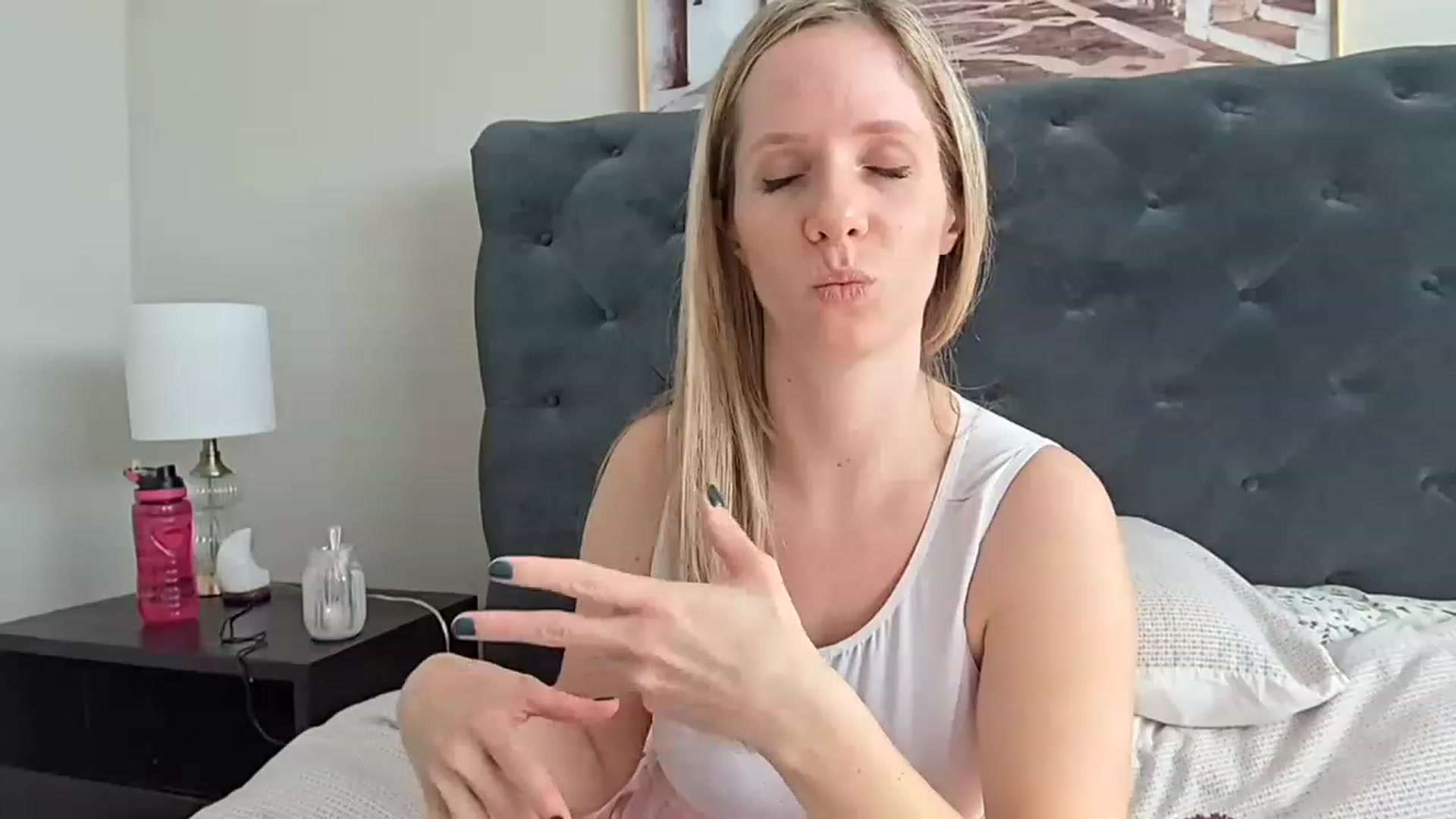 Gallery image thumbnail from Lucylux1's myfreecams stream on, 03/02/2023, 19:10 image 4 of 20