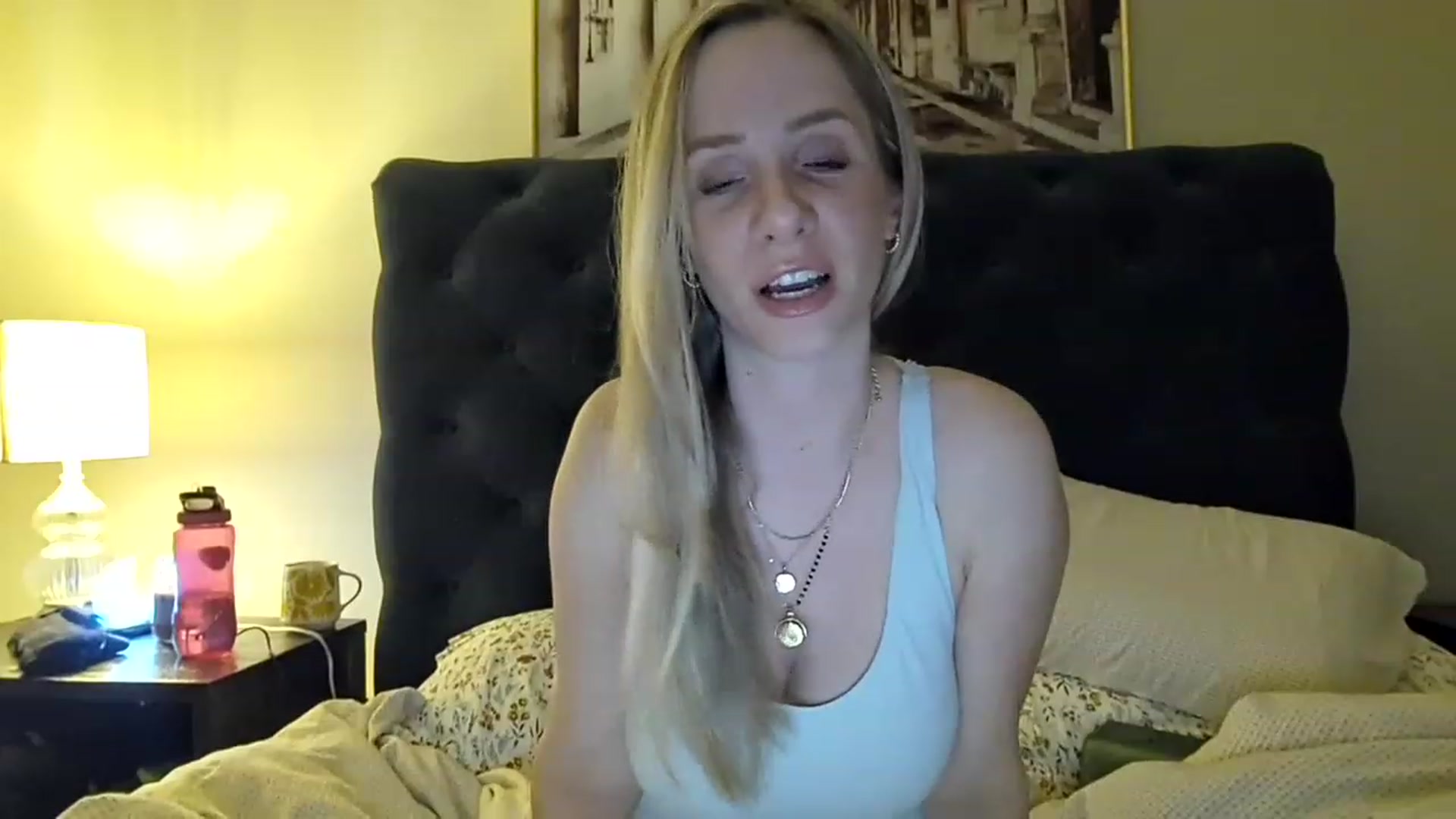 Gallery image thumbnail from Lucylux1's myfreecams stream on, 03/06/2023, 03:56 image 2 of 20