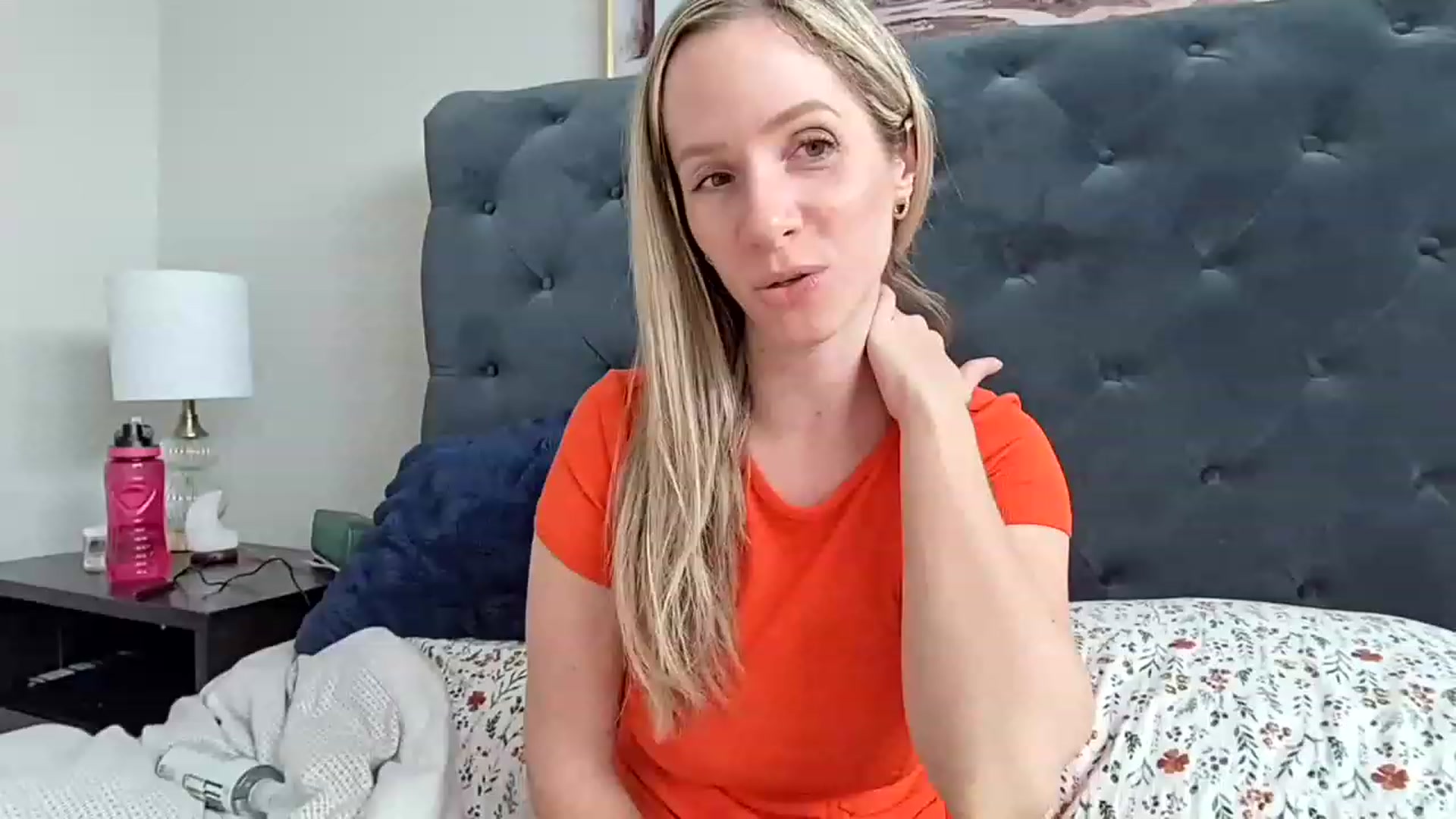 Gallery image thumbnail from Lucylux1's myfreecams stream on, 03/06/2023, 19:20 image 9 of 20