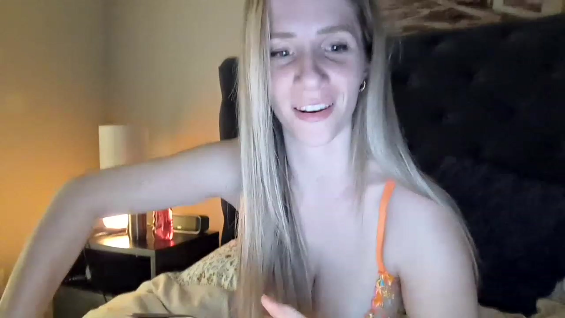 Gallery image thumbnail from Lucylux1's myfreecams stream on, 03/07/2023, 03:59 image 9 of 20