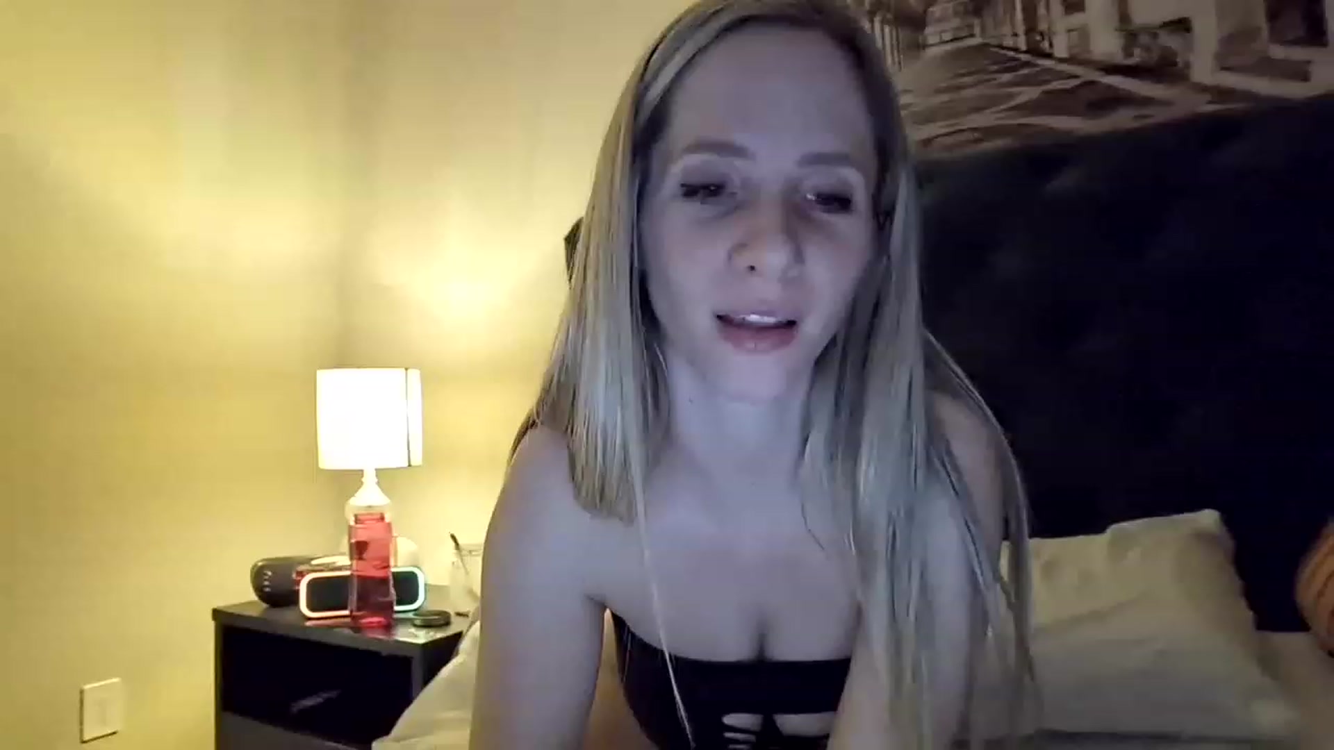 Gallery image thumbnail from Lucylux1's myfreecams stream on, 03/13/2023, 04:14 image 5 of 20