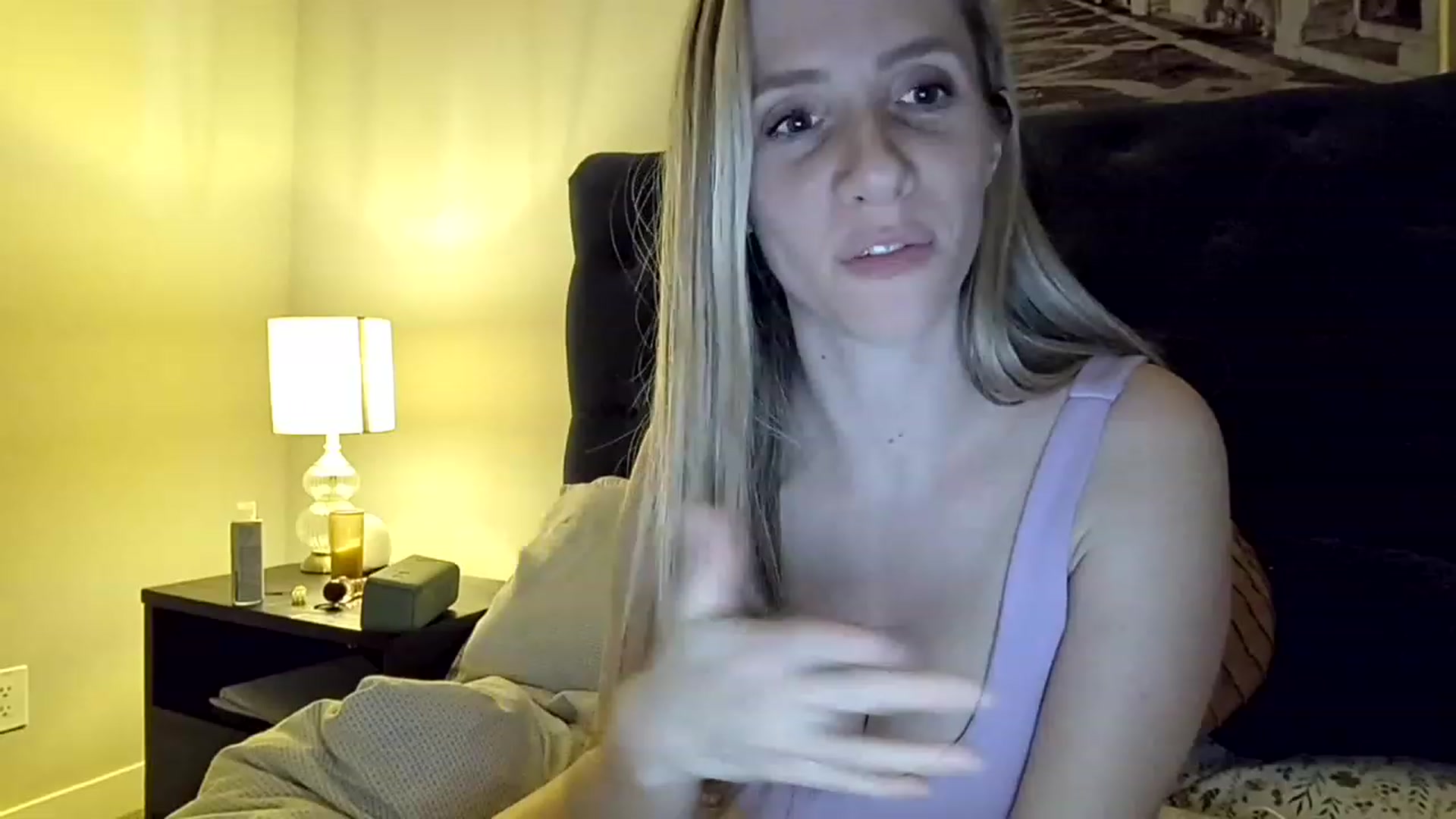 Gallery image thumbnail from Lucylux1's myfreecams stream on, 03/14/2023, 03:03 image 16 of 20
