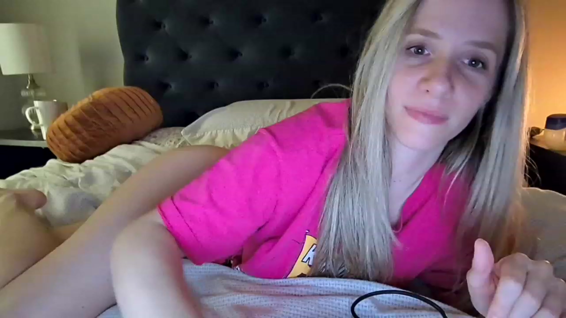 Gallery image thumbnail from Lucylux1's myfreecams stream on, 03/21/2023, 03:06 image 18 of 20