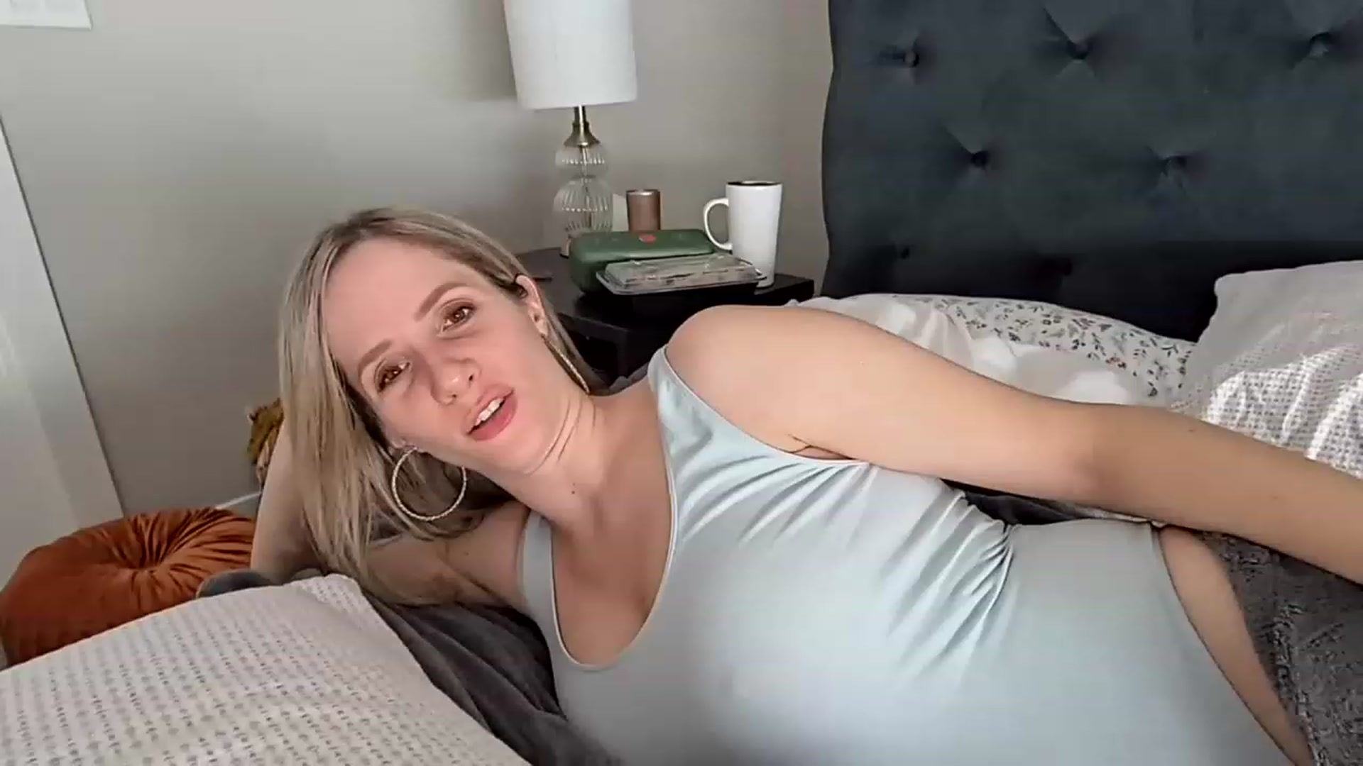 Gallery image thumbnail from Lucylux1's myfreecams stream on, 03/27/2023, 18:30 image 15 of 20