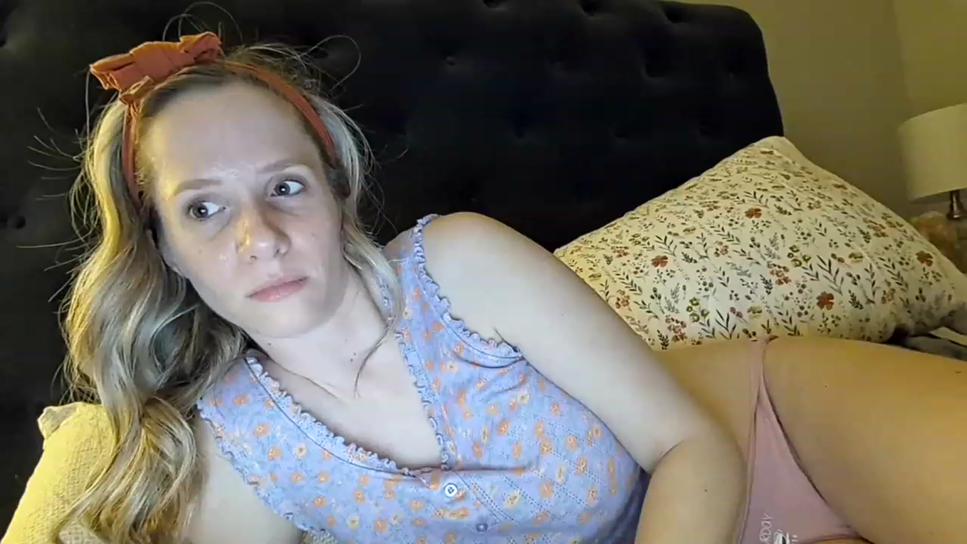 Gallery image thumbnail from Lucylux1's myfreecams stream on, 03/28/2023, 04:08 image 12 of 20