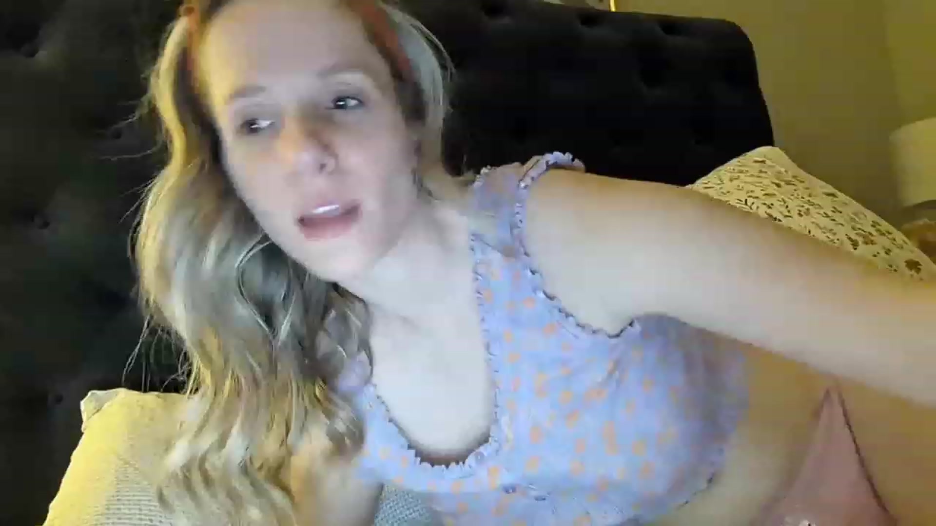 Gallery image thumbnail from Lucylux1's myfreecams stream on, 03/28/2023, 04:08 image 5 of 20
