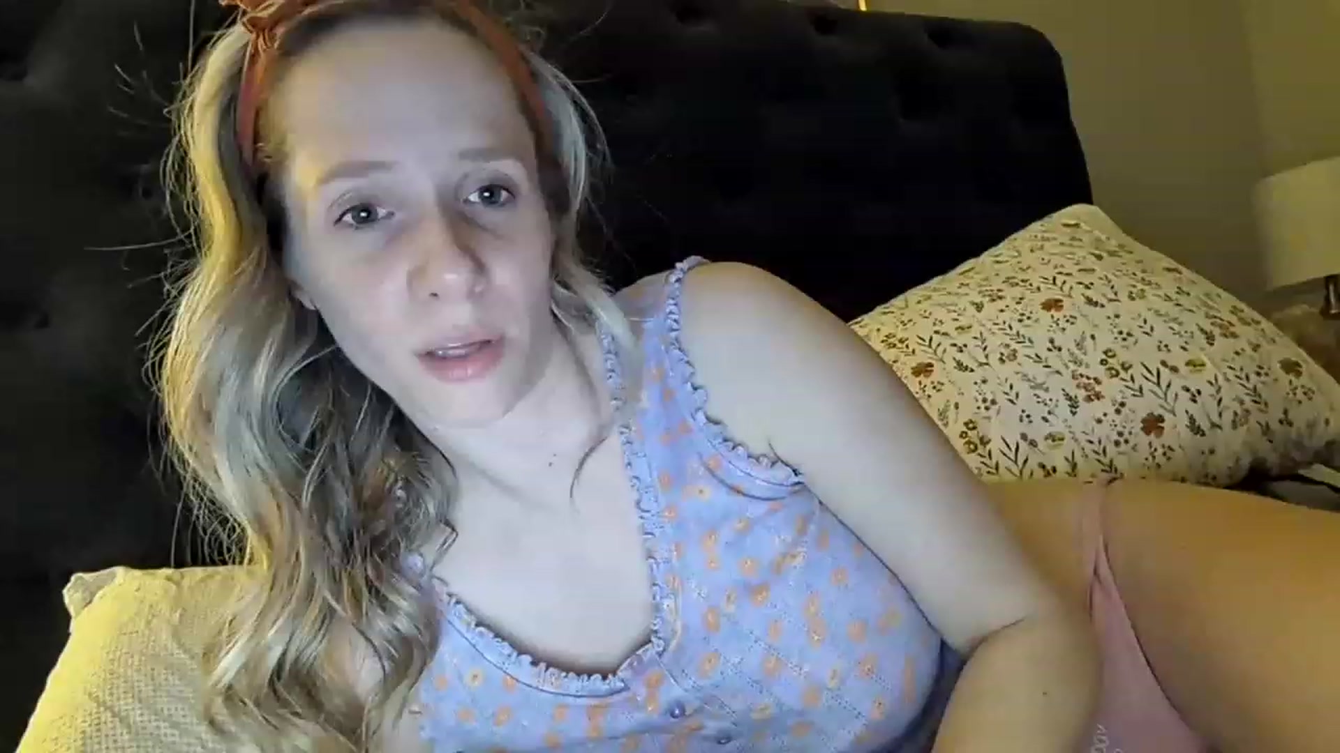 Gallery image thumbnail from Lucylux1's myfreecams stream on, 03/28/2023, 04:08 image 11 of 20