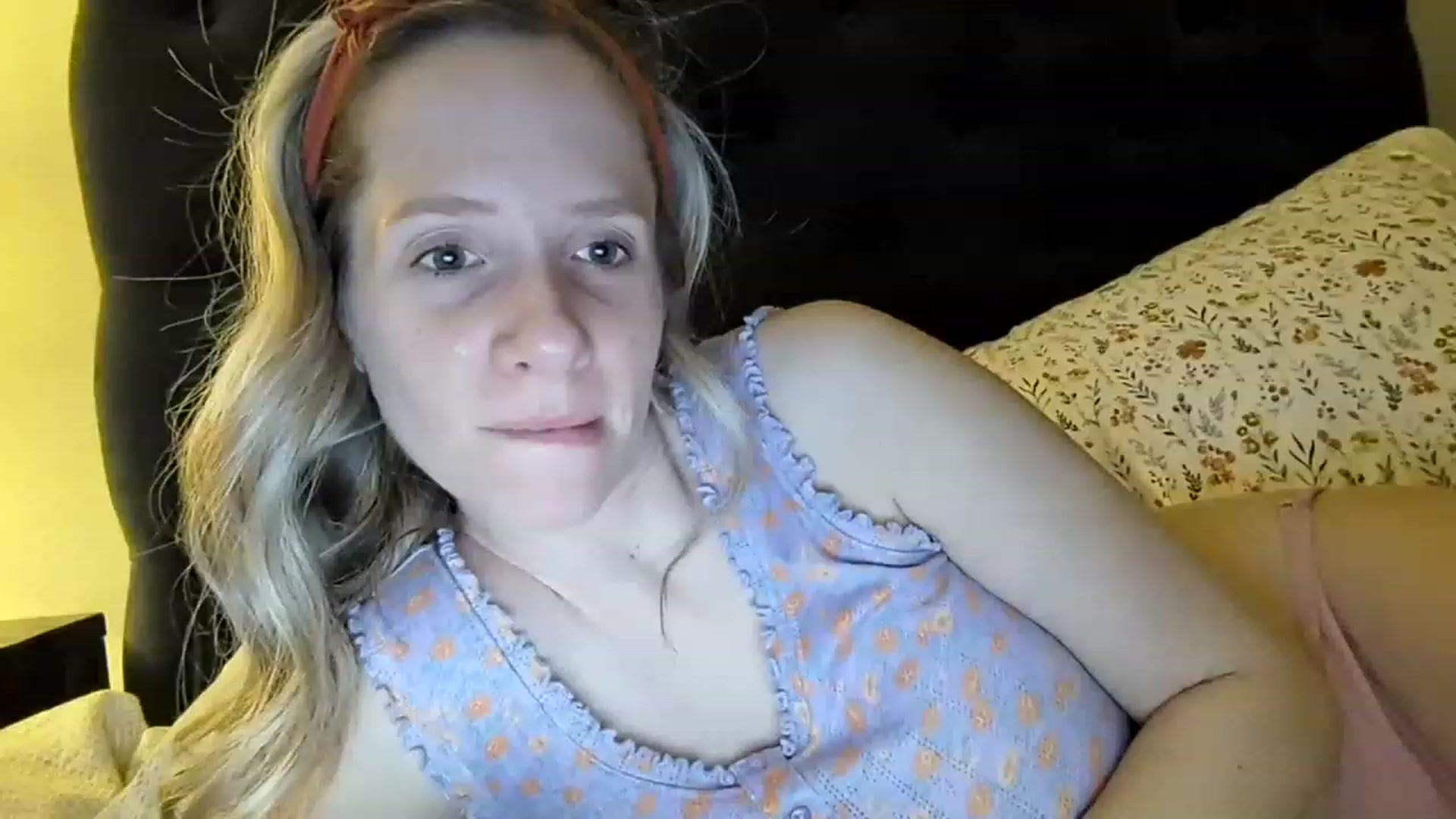 Gallery image thumbnail from Lucylux1's myfreecams stream on, 03/28/2023, 04:08 image 13 of 20