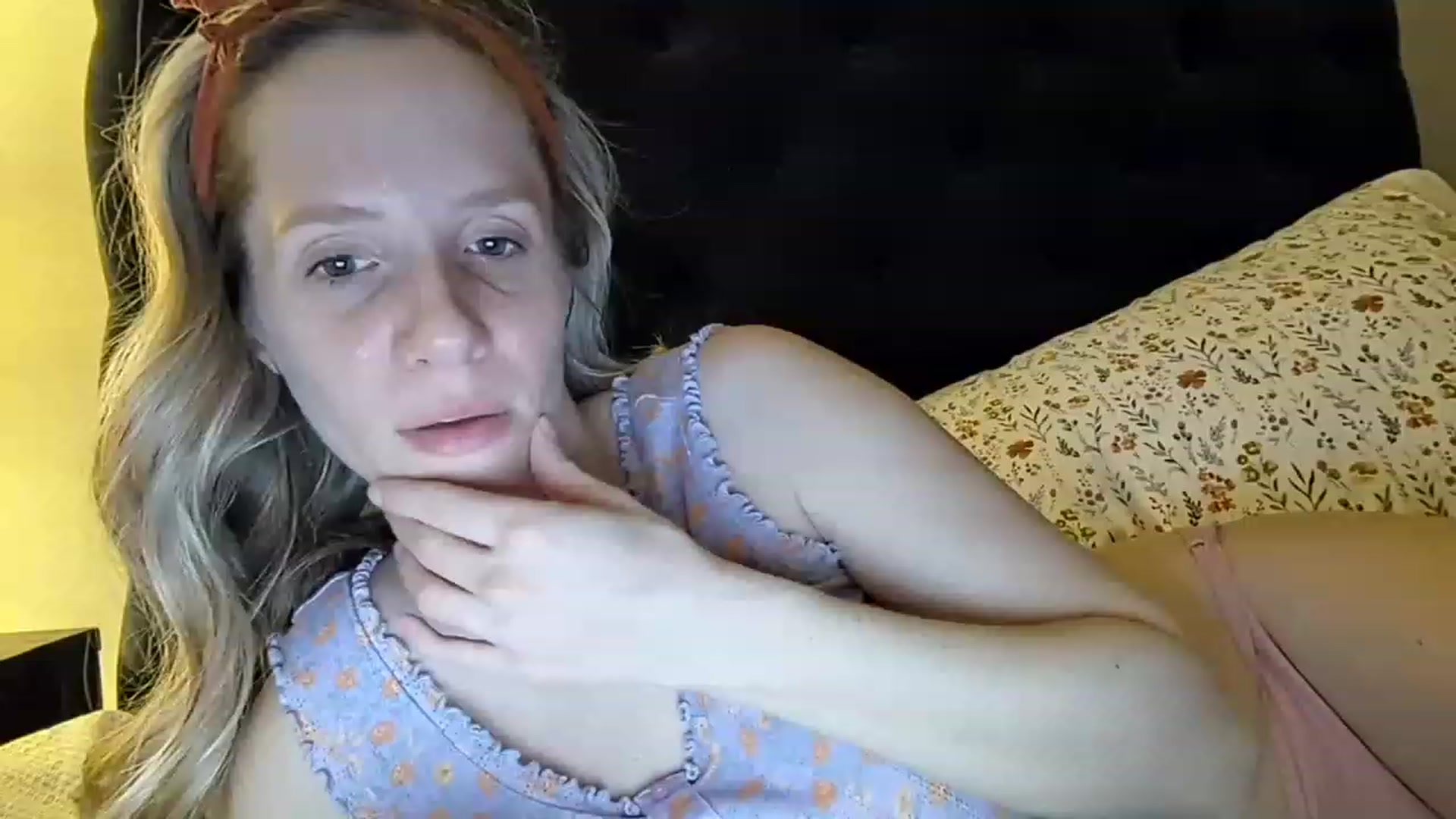 Gallery image thumbnail from Lucylux1's myfreecams stream on, 03/28/2023, 04:08 image 17 of 20