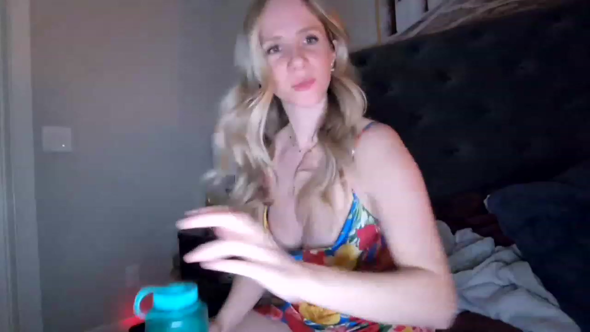 Gallery image thumbnail from Lucylux1's myfreecams stream on, 04/02/2023, 03:47 image 11 of 20
