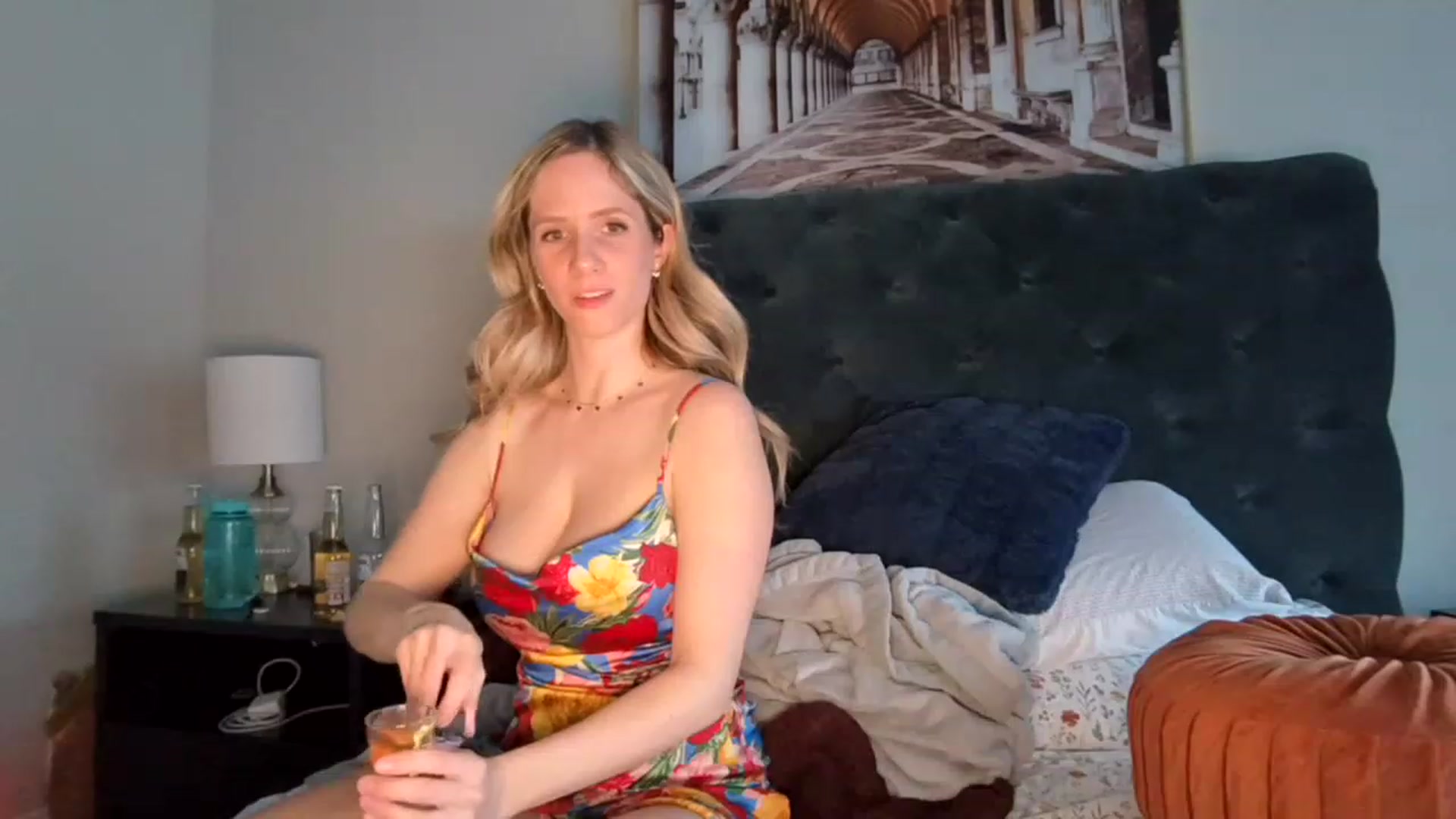 Gallery image thumbnail from Lucylux1's myfreecams stream on, 04/02/2023, 03:47 image 4 of 20