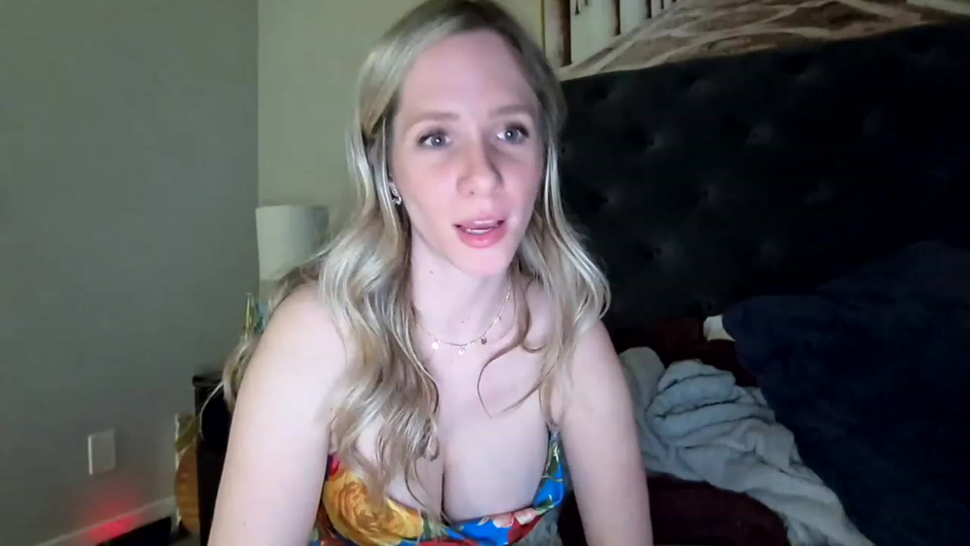Gallery image thumbnail from Lucylux1's myfreecams stream on, 04/02/2023, 03:47 image 9 of 20