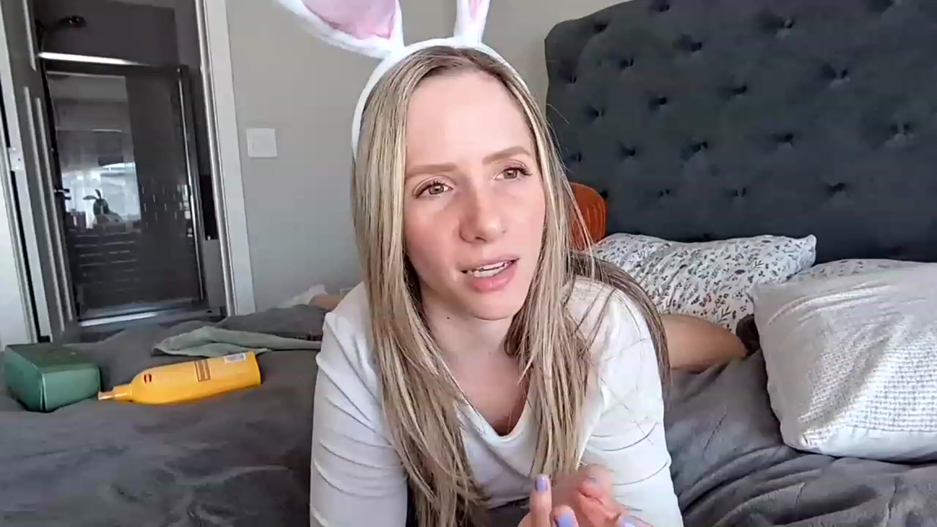 Gallery image thumbnail from Lucylux1's myfreecams stream on, 04/06/2023, 16:41 image 11 of 20