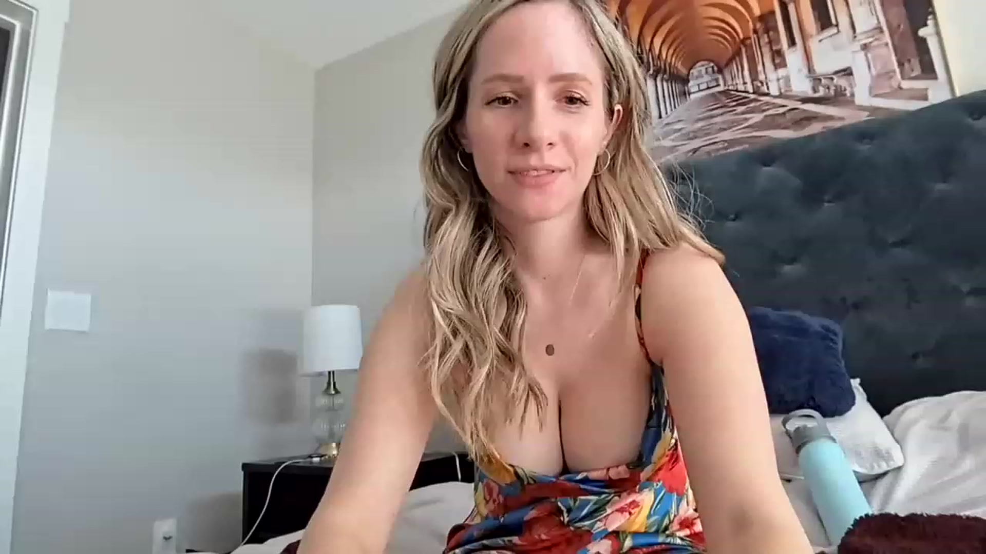 Gallery image thumbnail from Lucylux1's myfreecams stream on, 04/14/2023, 18:15 image 13 of 20