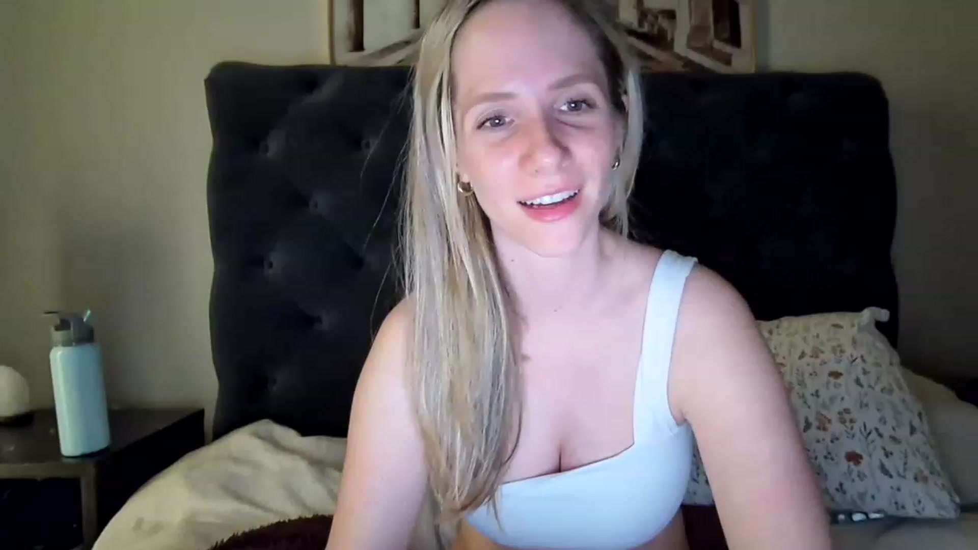 Gallery image thumbnail from Lucylux1's myfreecams stream on, 04/25/2023, 03:41 image 20 of 20