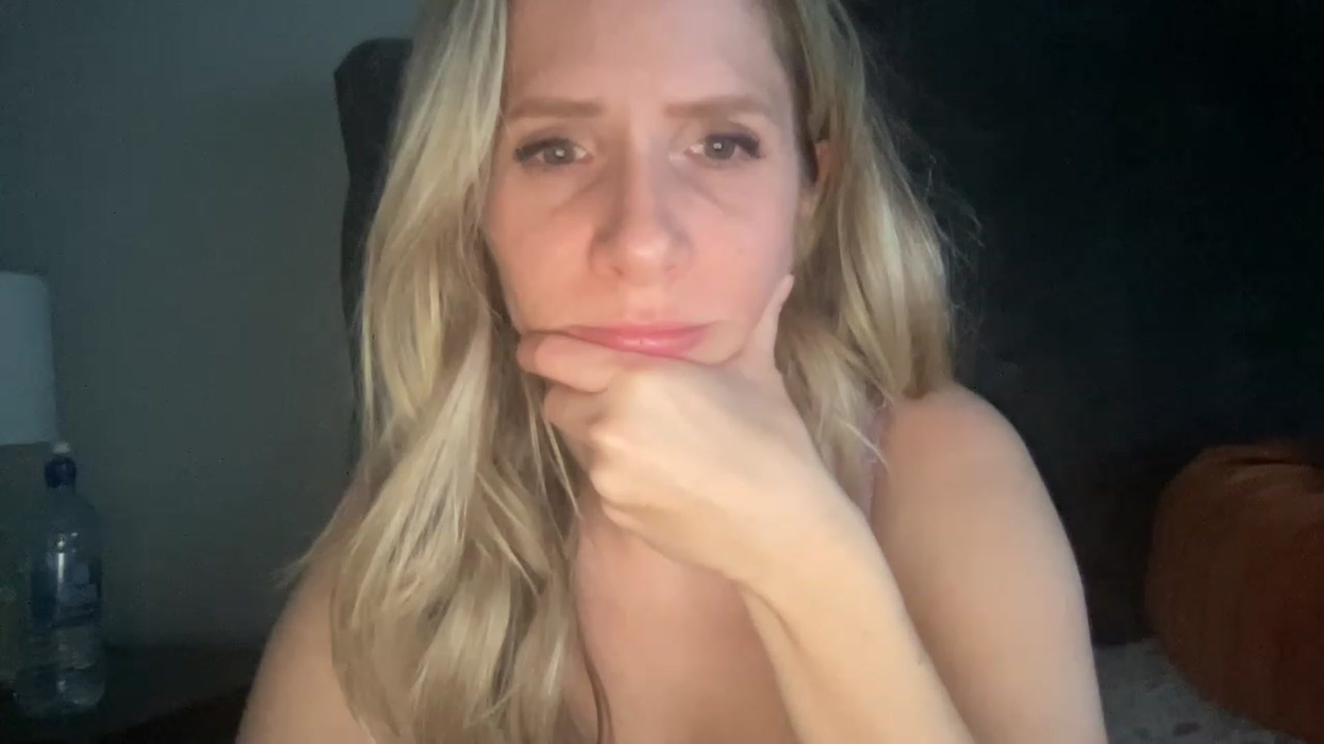 Gallery image thumbnail from Lucylux1's myfreecams stream on, 05/10/2023, 03:02 image 18 of 20