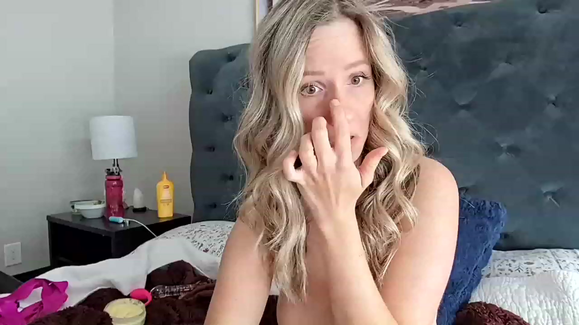 Gallery image thumbnail from Lucylux1's myfreecams stream on, 06/02/2023, 18:28 image 19 of 20