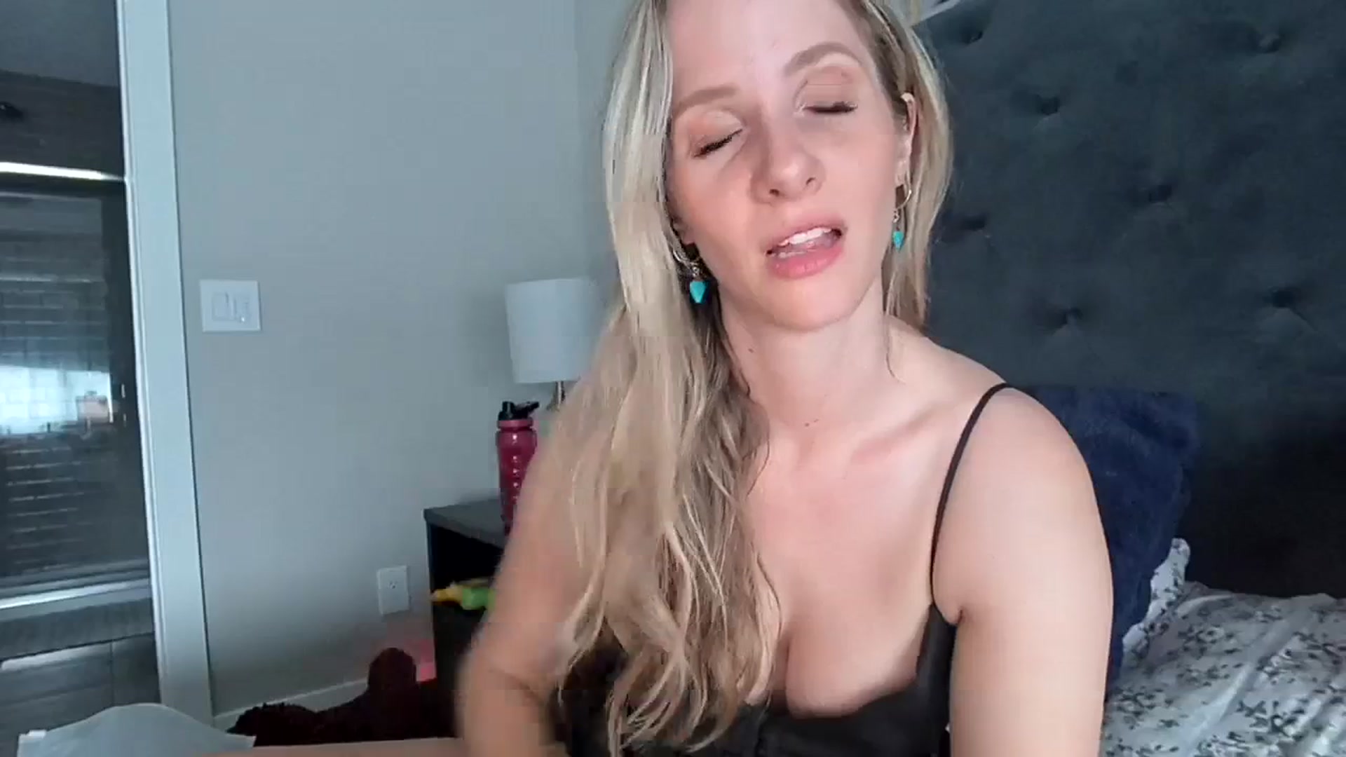 Gallery image thumbnail from Lucylux1's myfreecams stream on, 06/12/2023, 03:19 image 18 of 20