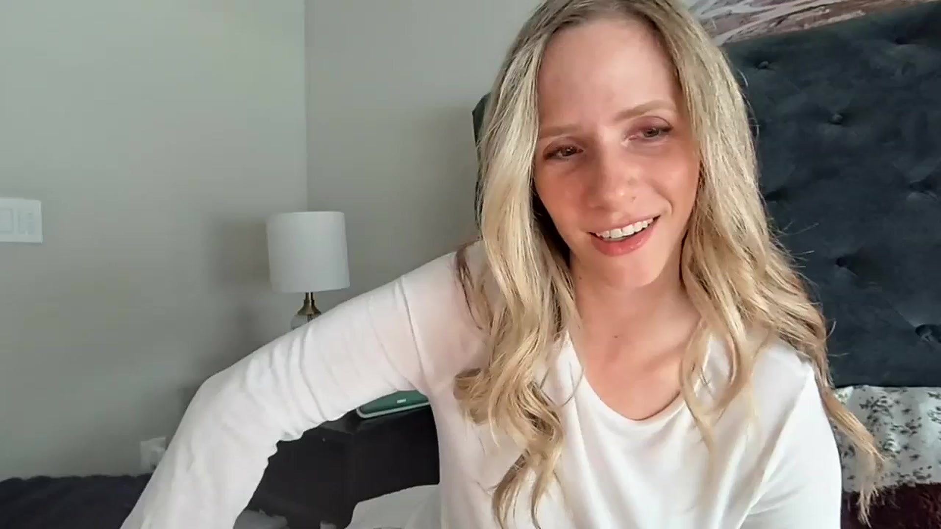 Gallery image thumbnail from Lucylux1's myfreecams stream on, 06/20/2023, 02:01 image 1 of 20
