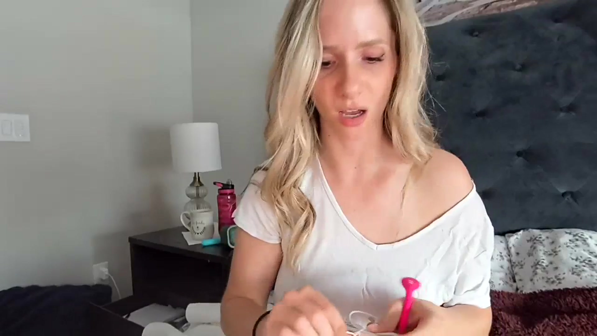 Gallery image thumbnail from Lucylux1's myfreecams stream on, 06/20/2023, 02:23 image 11 of 20