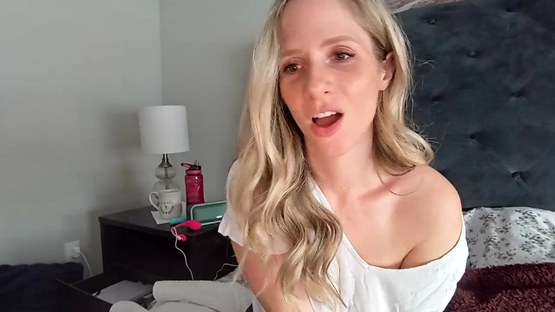 Gallery image thumbnail from Lucylux1's myfreecams stream on, 06/20/2023, 02:23 image 16 of 20