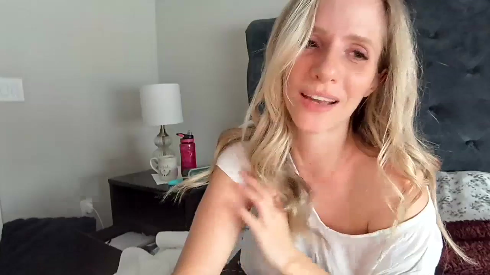 Gallery image thumbnail from Lucylux1's myfreecams stream on, 06/20/2023, 02:23 image 5 of 20
