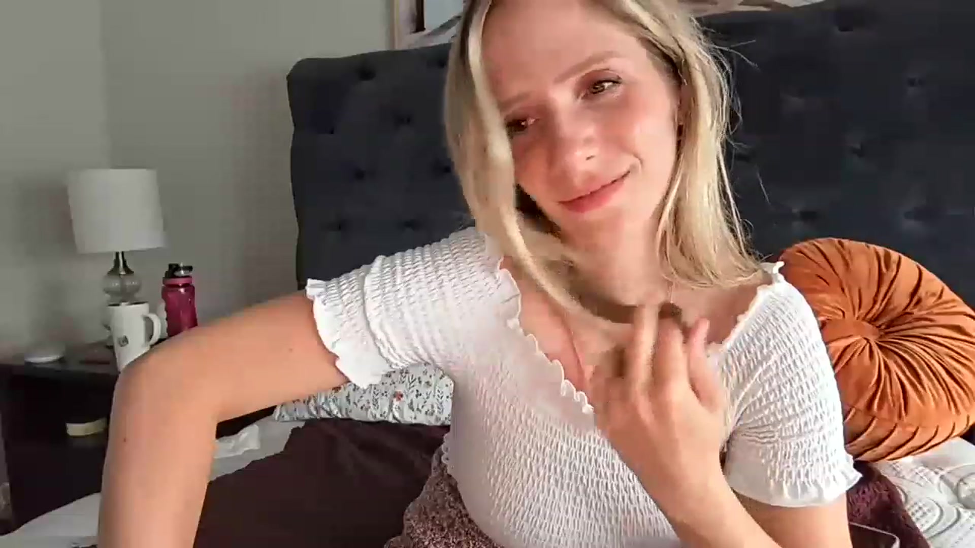 Gallery image thumbnail from Lucylux1's myfreecams stream on, 06/26/2023, 02:30 image 12 of 20