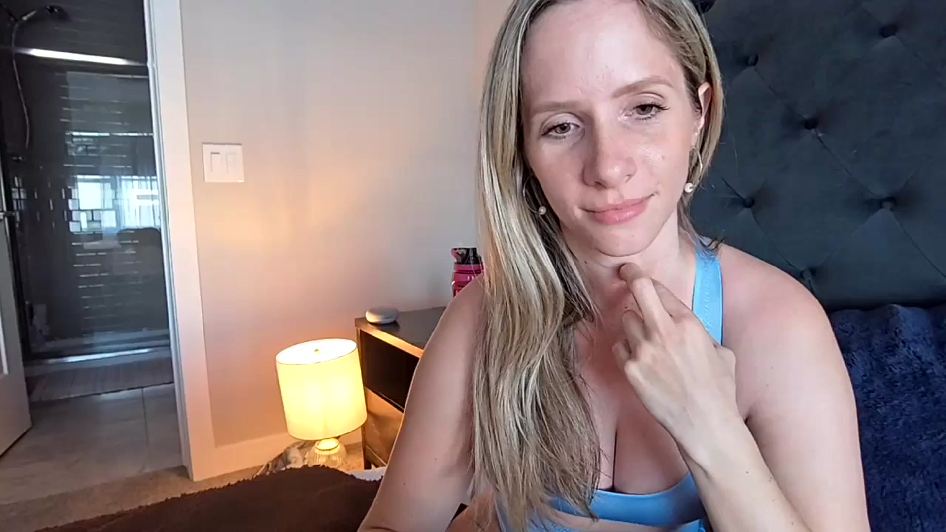 Gallery image thumbnail from Lucylux1's myfreecams stream on, 06/27/2023, 02:30 image 14 of 20