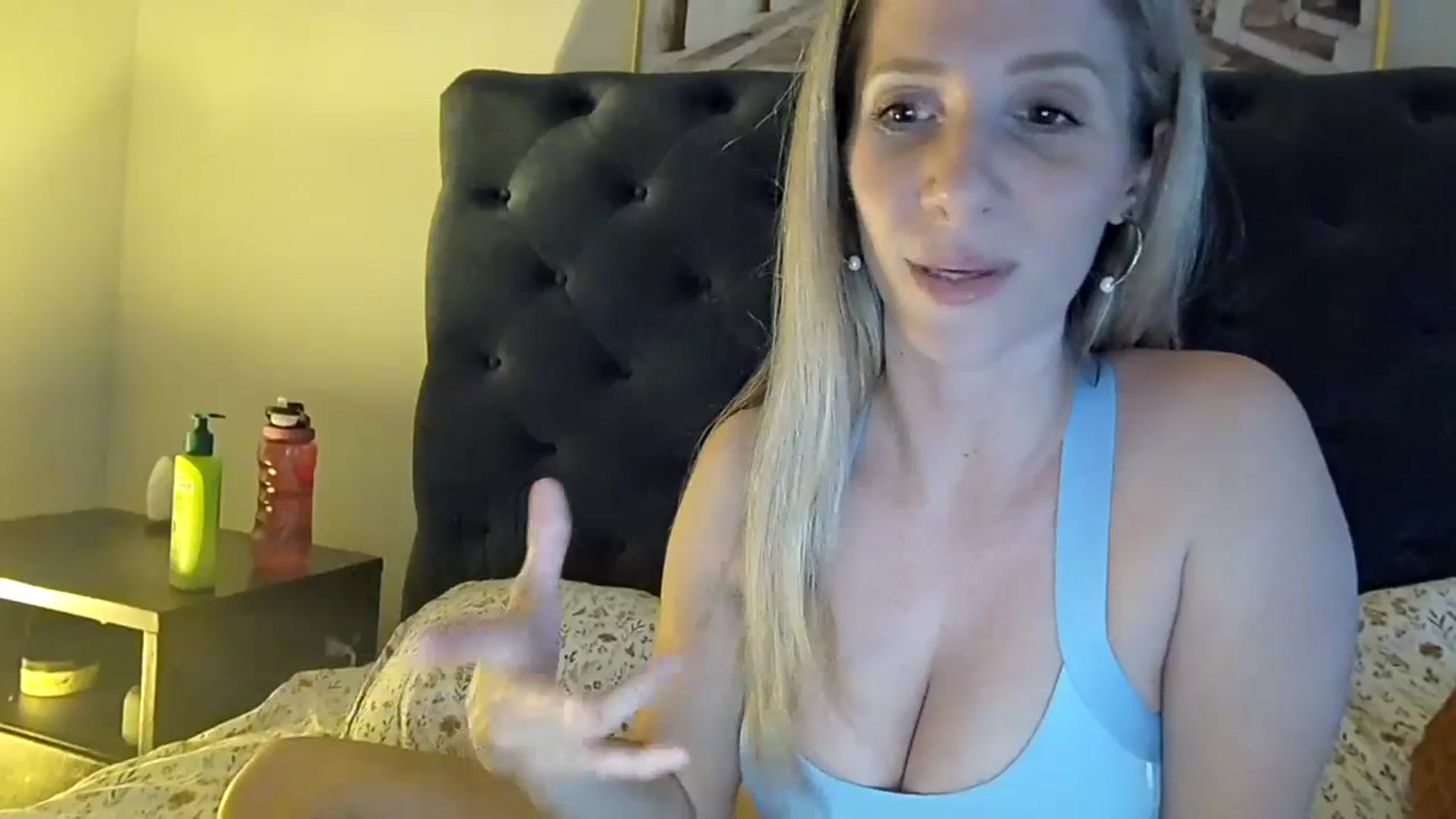 Gallery image thumbnail from Lucylux1's myfreecams stream on, 06/27/2023, 04:16 image 15 of 20