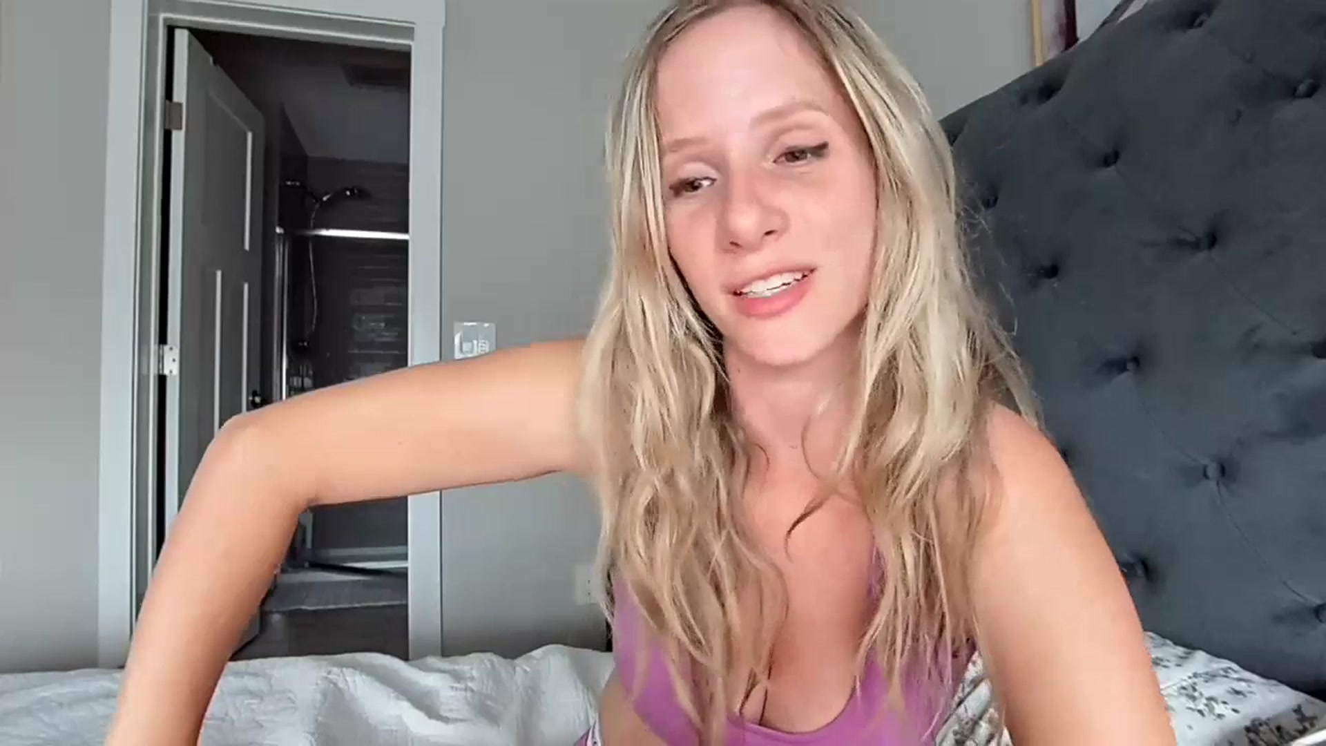 Gallery image thumbnail from Lucylux1's myfreecams stream on, 07/10/2023, 02:16 image 5 of 20