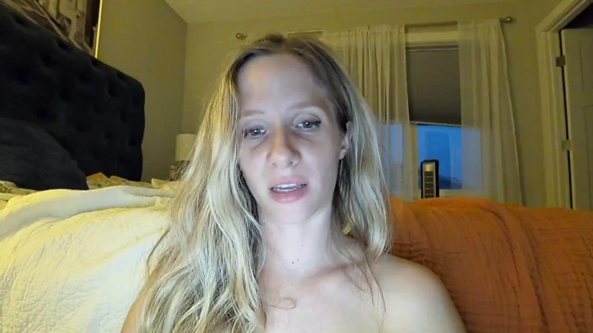 Gallery image thumbnail from Lucylux1's myfreecams stream on, 07/10/2023, 04:32 image 14 of 20