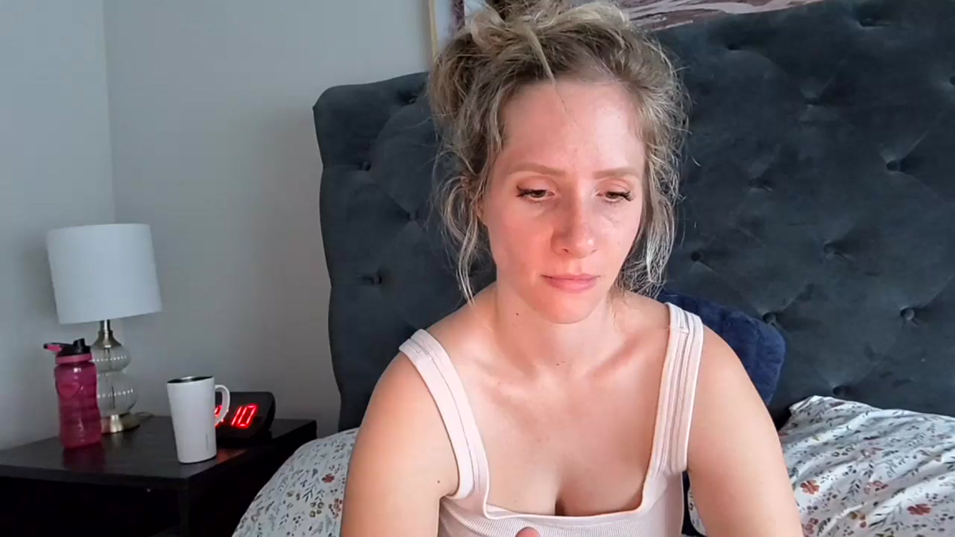 Gallery image thumbnail from Lucylux1's myfreecams stream on, 07/17/2023, 03:19 image 14 of 20