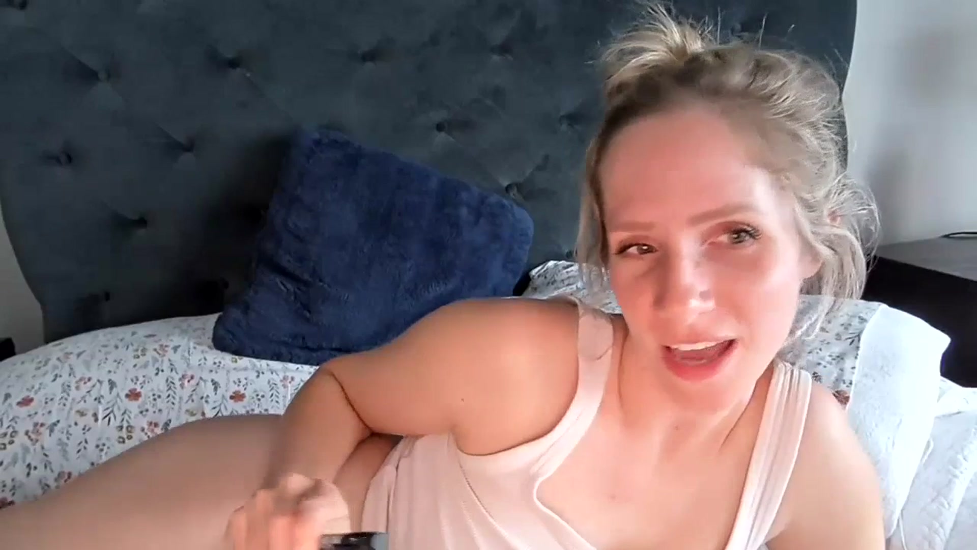 Gallery image thumbnail from Lucylux1's myfreecams stream on, 07/17/2023, 03:19 image 12 of 20