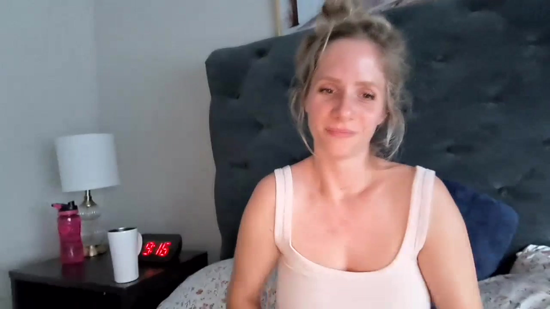 Gallery image thumbnail from Lucylux1's myfreecams stream on, 07/17/2023, 03:19 image 19 of 20
