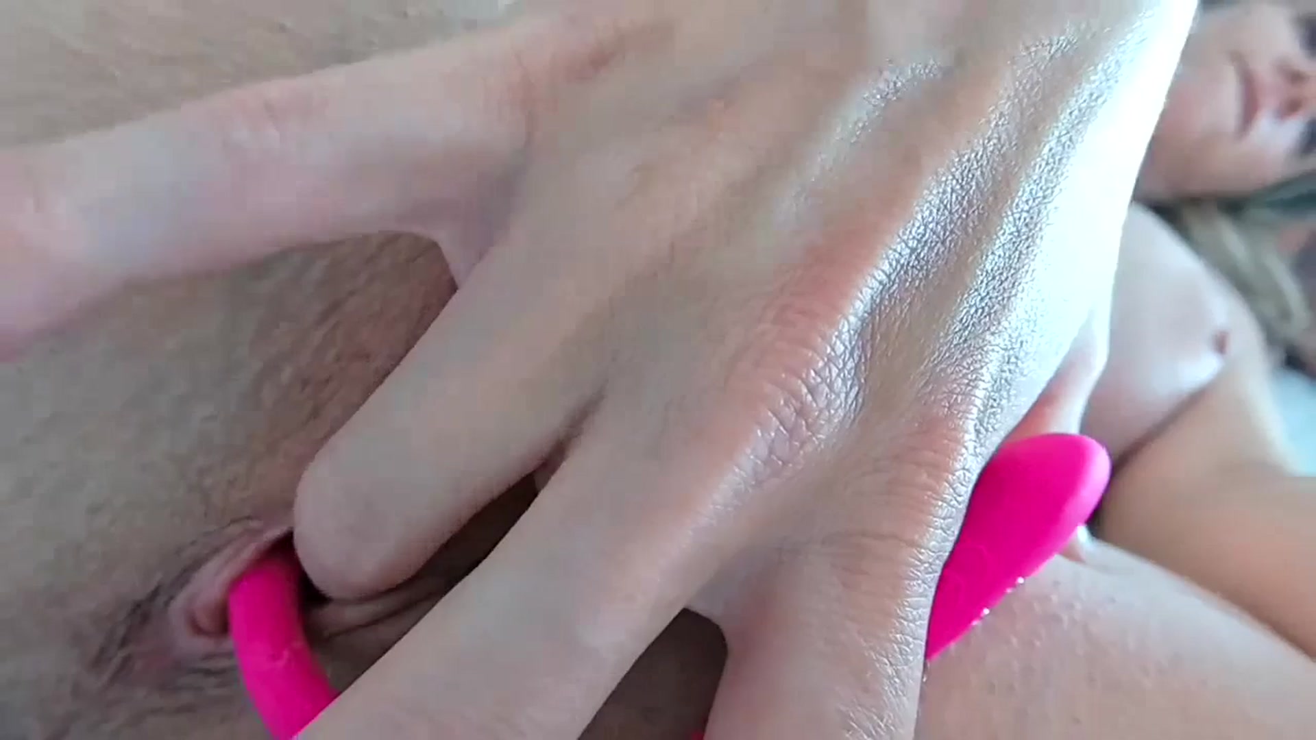 Gallery image thumbnail from Lucylux1's myfreecams stream on, 07/17/2023, 20:34 image 10 of 20