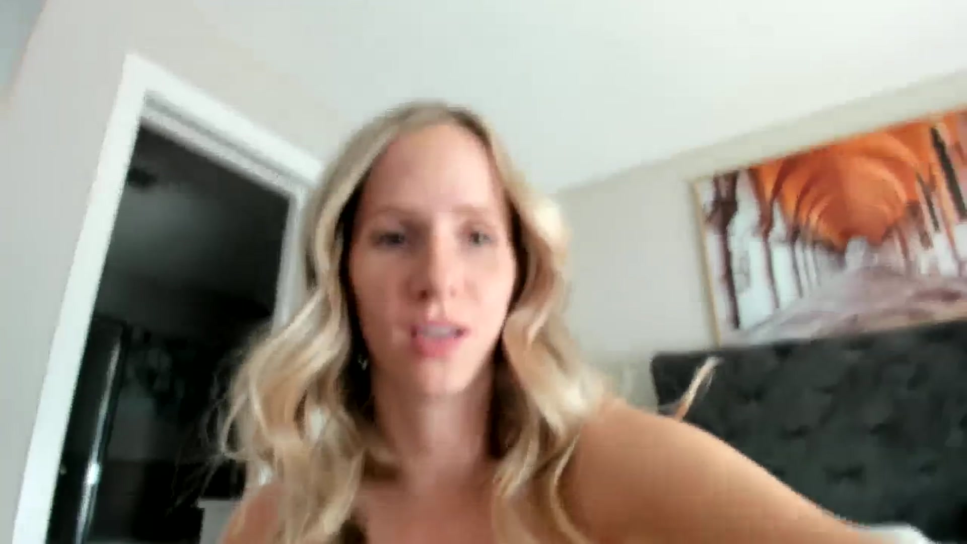 Gallery image thumbnail from Lucylux1's myfreecams stream on, 08/29/2023, 21:25 image 4 of 20