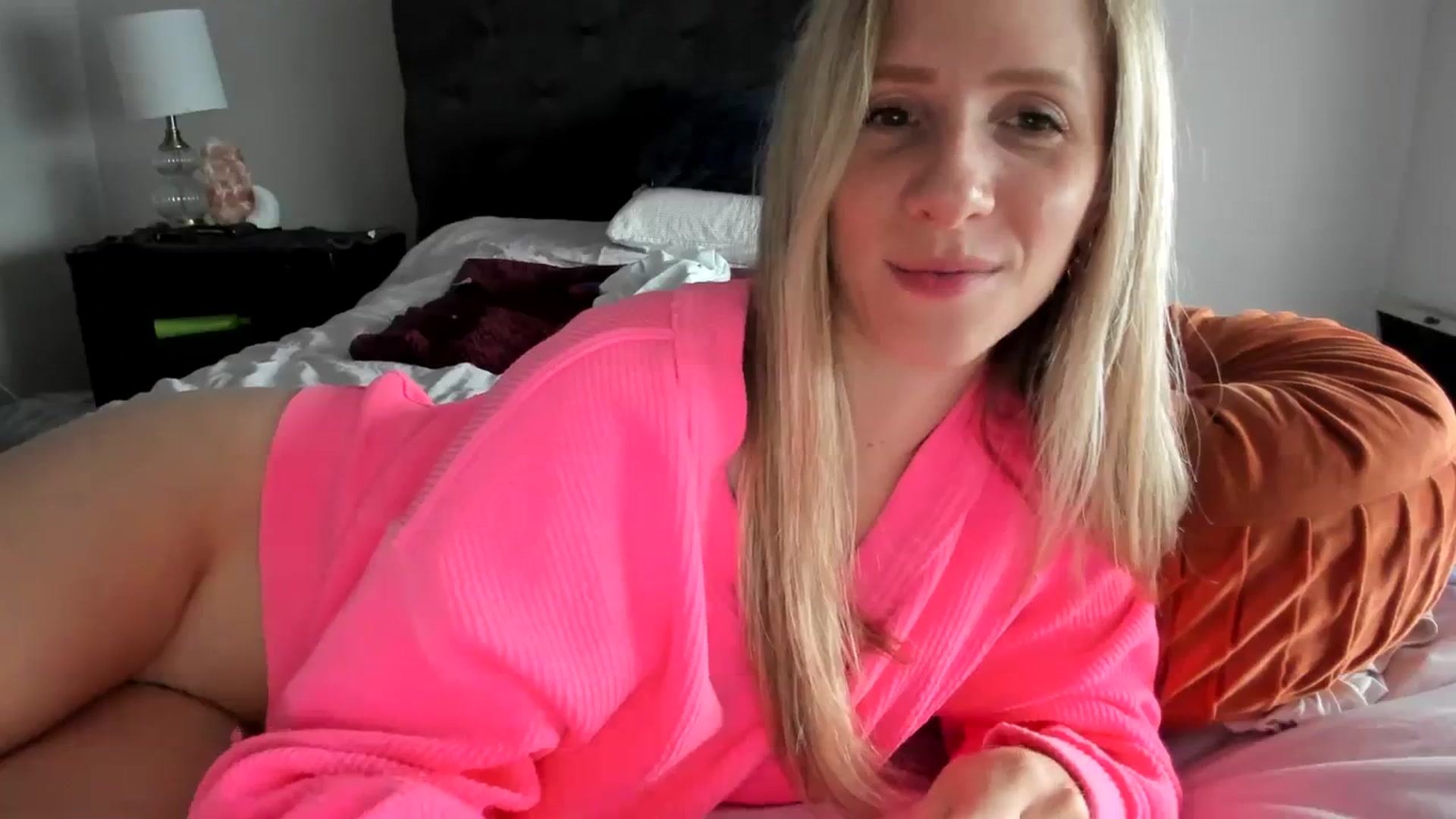 Gallery image thumbnail from Lucylux1's myfreecams stream on, 08/30/2023, 19:29 image 5 of 20