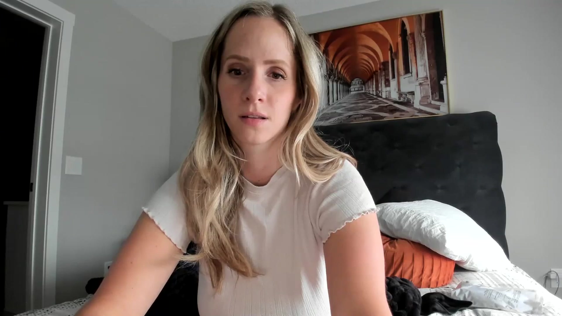 Gallery image thumbnail from Lucylux1's myfreecams stream on, 09/04/2023, 20:41 image 4 of 20