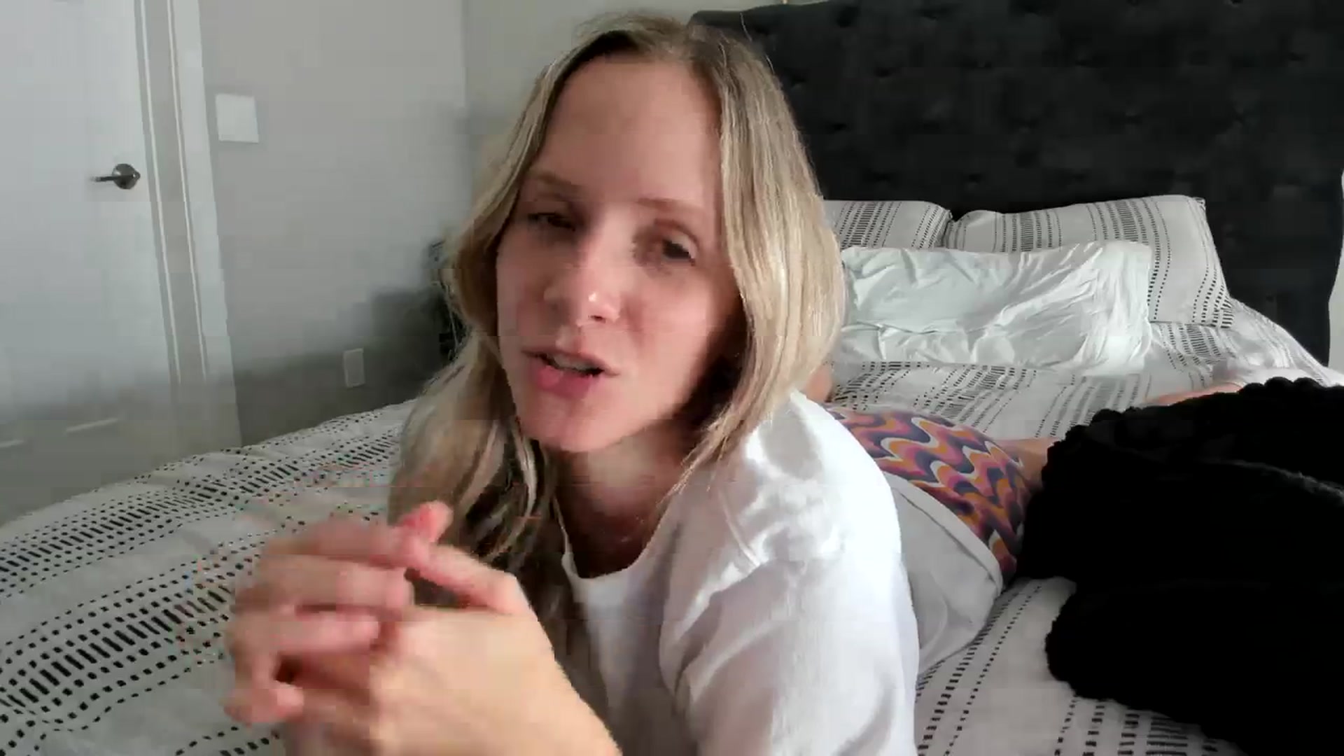 Gallery image thumbnail from Lucylux1's myfreecams stream on, 09/12/2023, 16:59 image 19 of 20